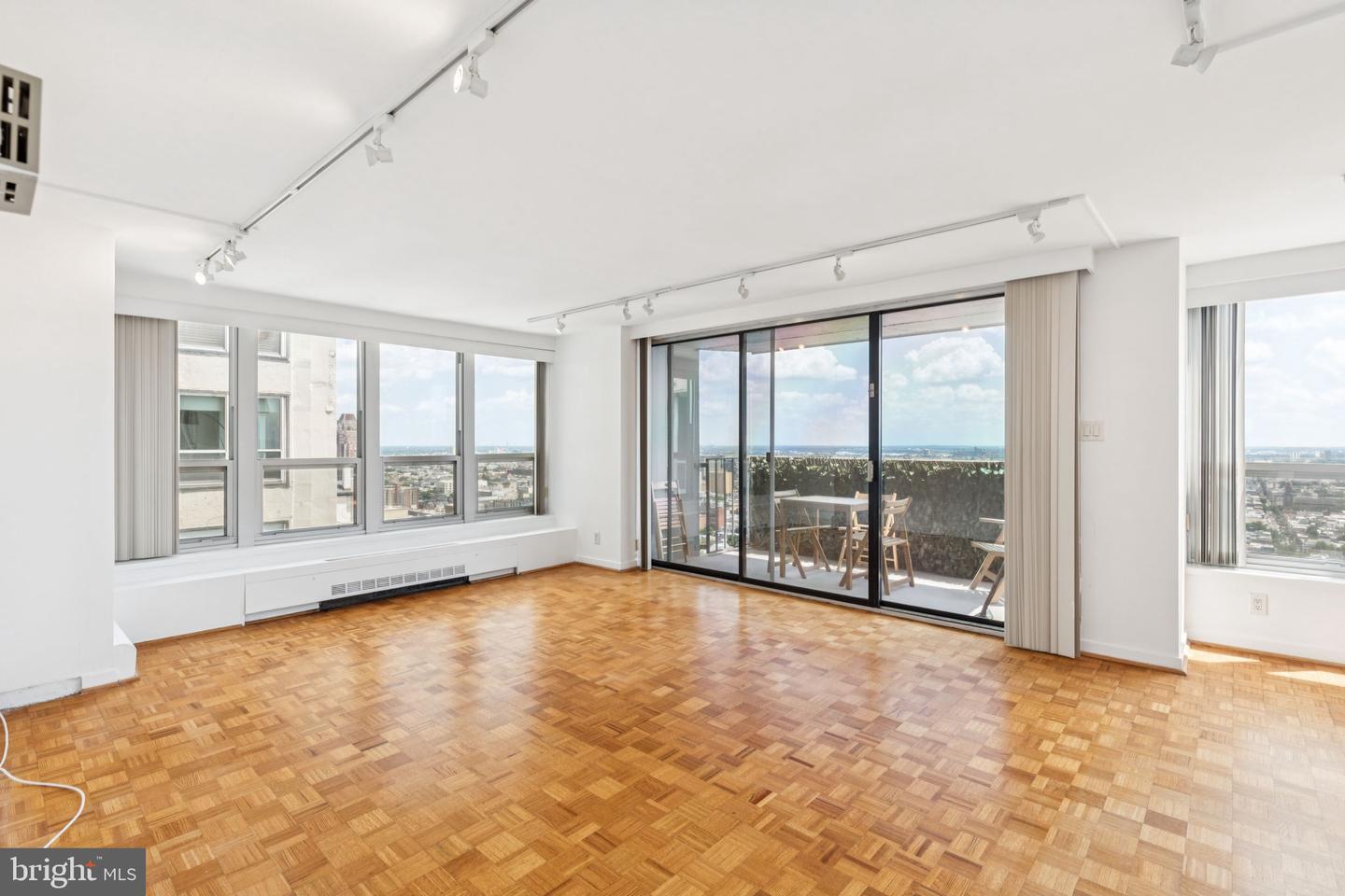 224 W Rittenhouse Square 30 2911  Philadelphia PA 19103 photo