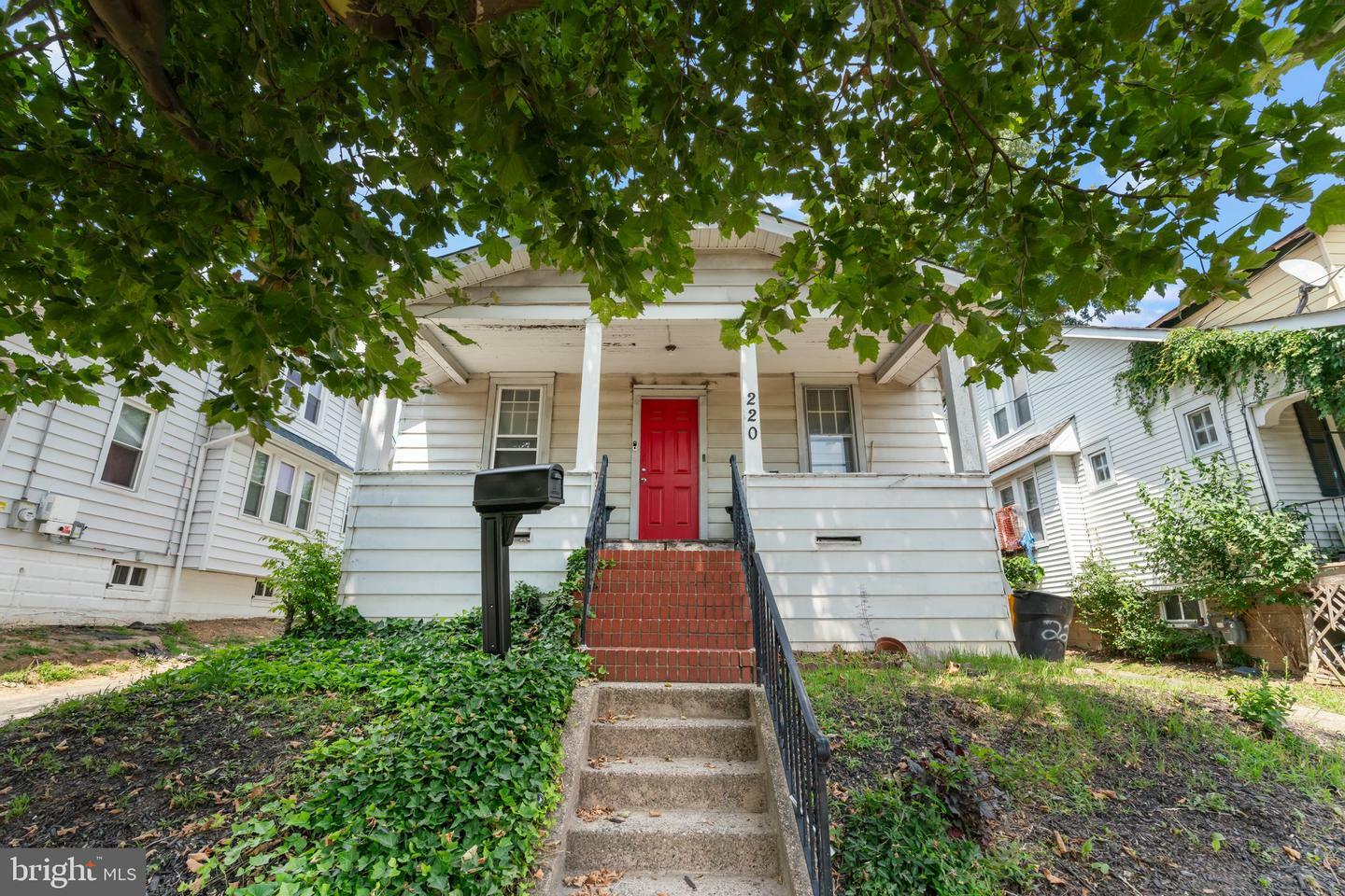 Property Photo: 220 Homecrest Avenue NJ 08638