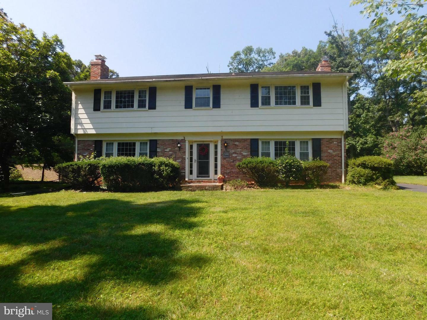 Property Photo: 12109 Stirrup Road VA 20191