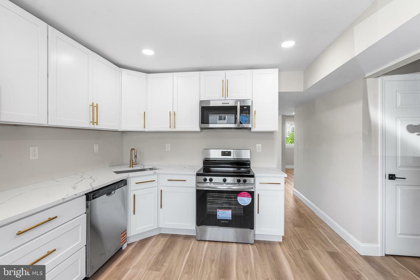 Property Photo: 1104 Mason Run NJ 08021