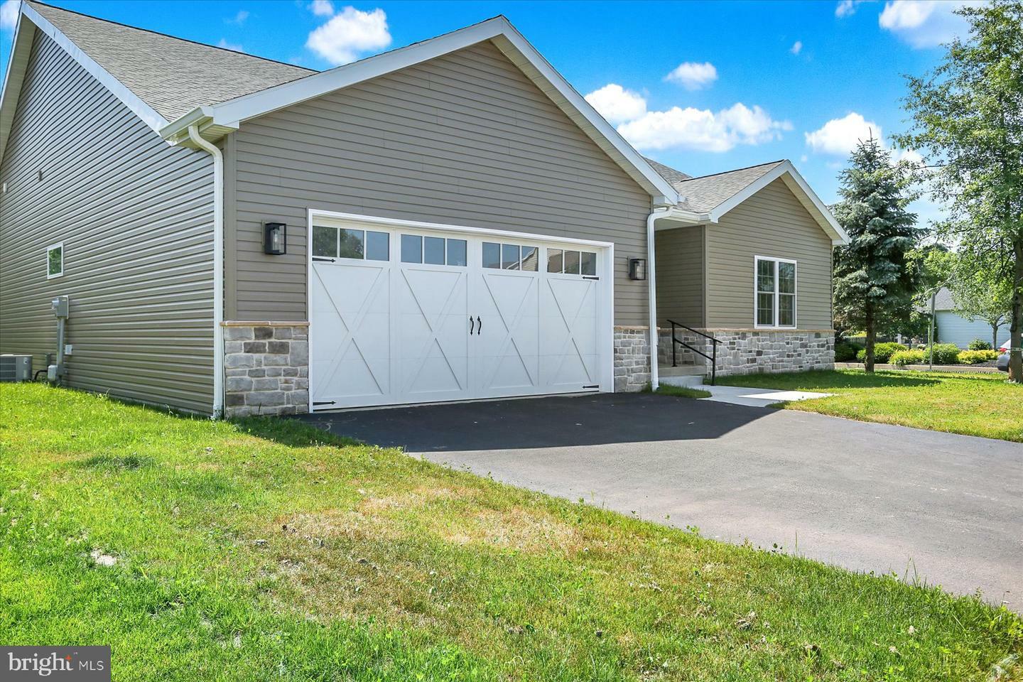 Property Photo: 51 Franklin Dr Franklin Drive PA 17055