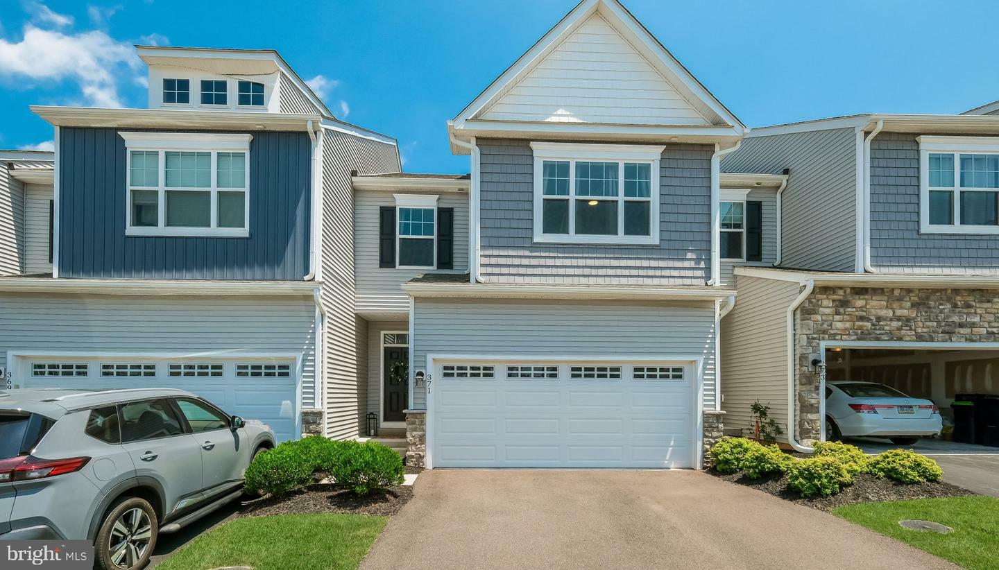 Property Photo: 371 Ridgewood Drive PA 19468