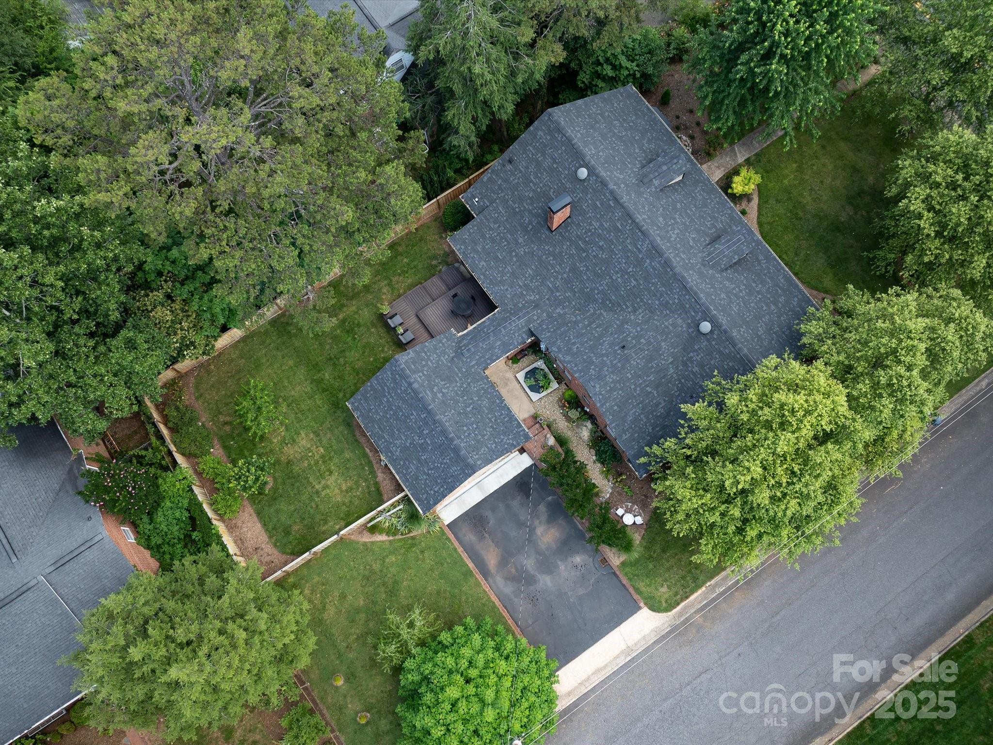 Property Photo: 112 8th Avenue NW NC 28601