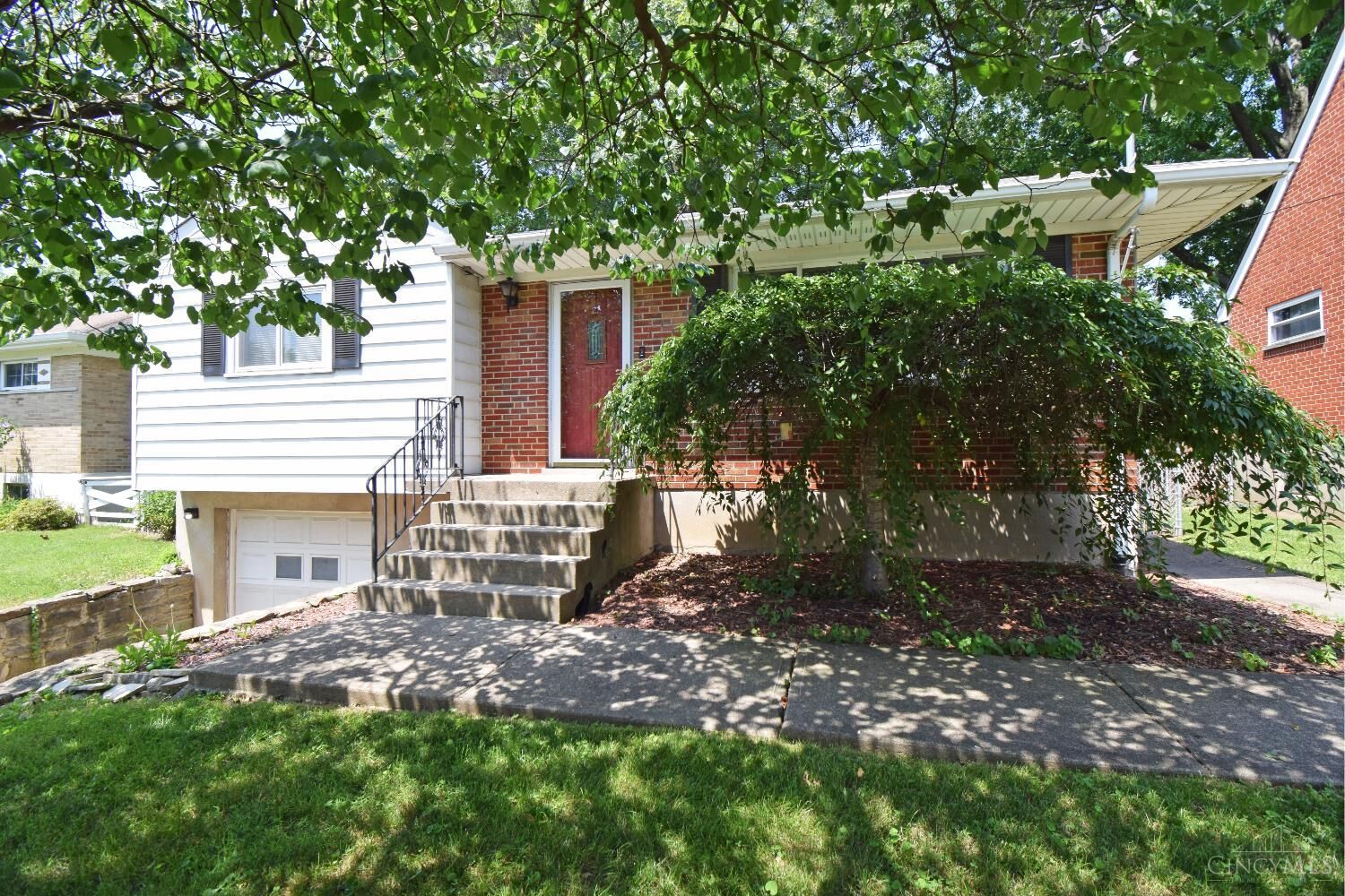 Property Photo: 3263 Greenway Avenue OH 45248