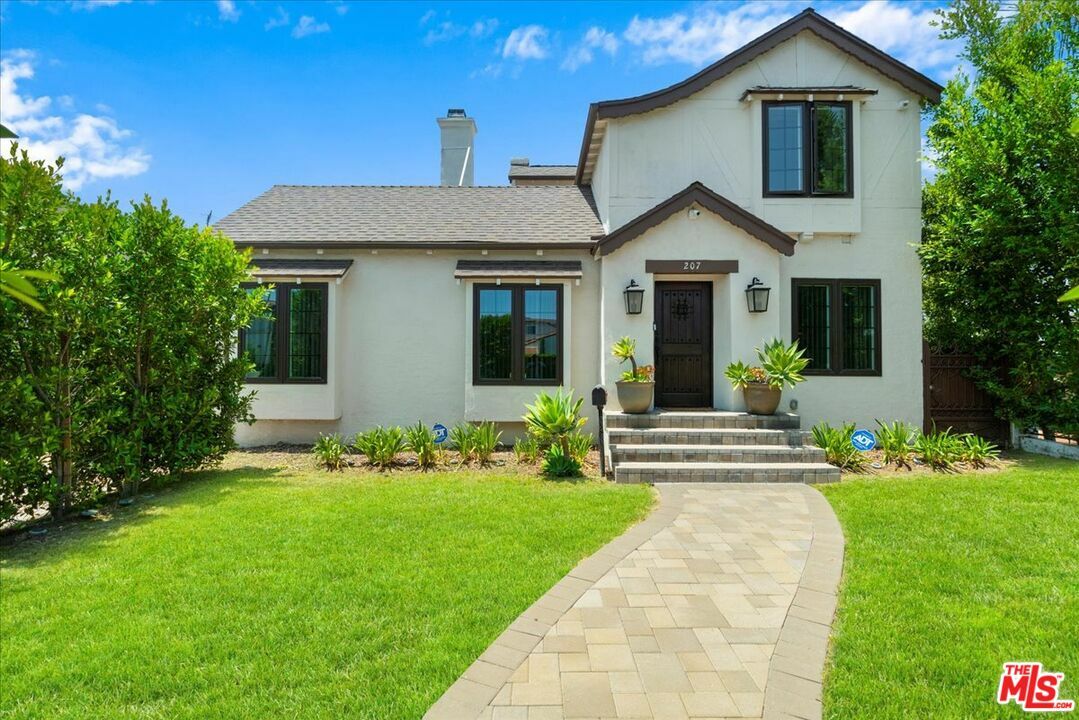 207 N Doheny Dr  Beverly Hills CA 90211 photo