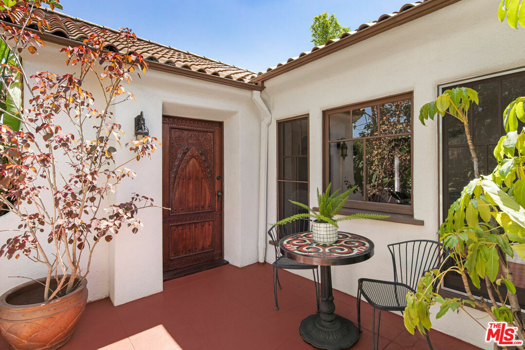 Property Photo: 1115 Palm Ter CA 91104