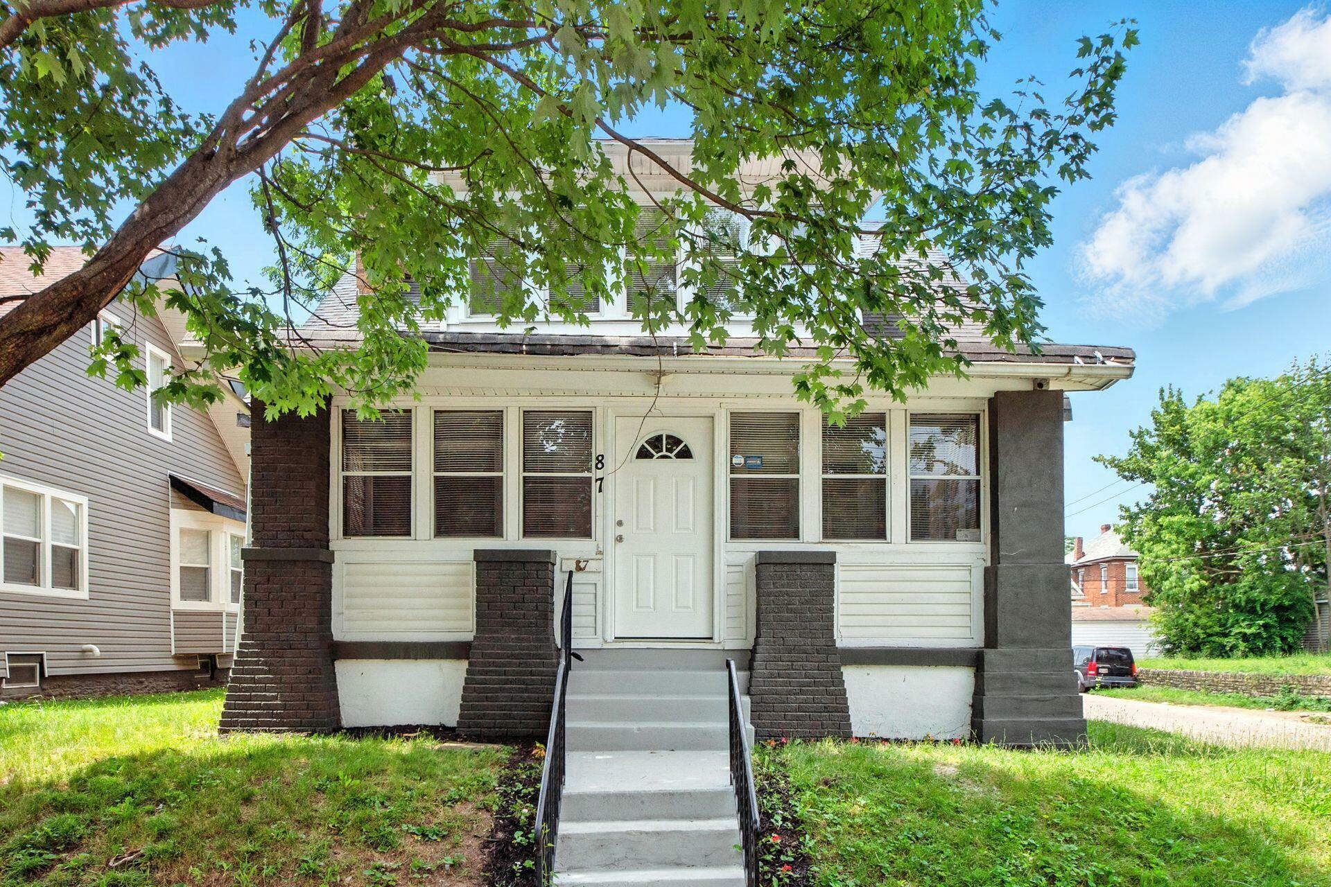 Property Photo: 87 N Warren Avenue OH 43204