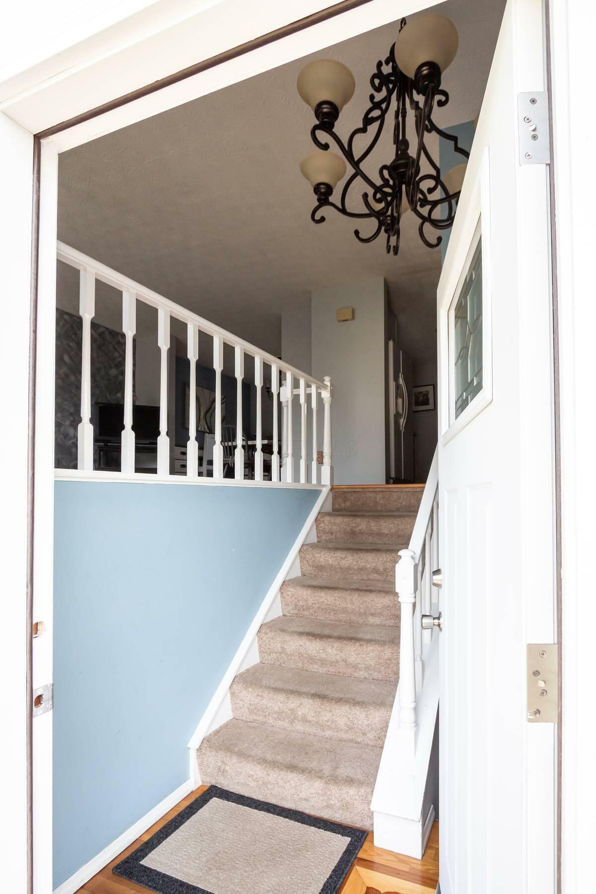 Property Photo: 3886 Farm Brook Lane OH 43204