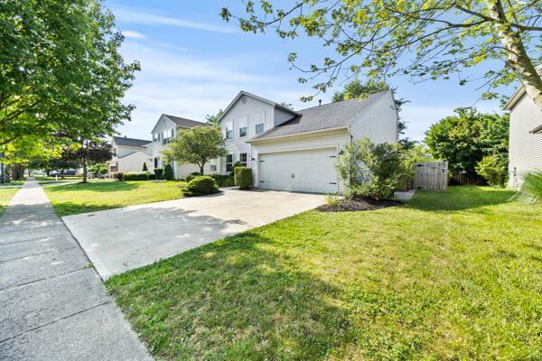 Property Photo: 5813 Camhurst Court OH 43119