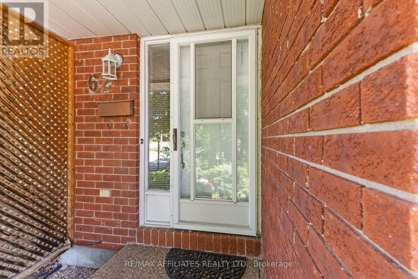 Property Photo: 62 Bridgewater Terrace ON K2J 3H4