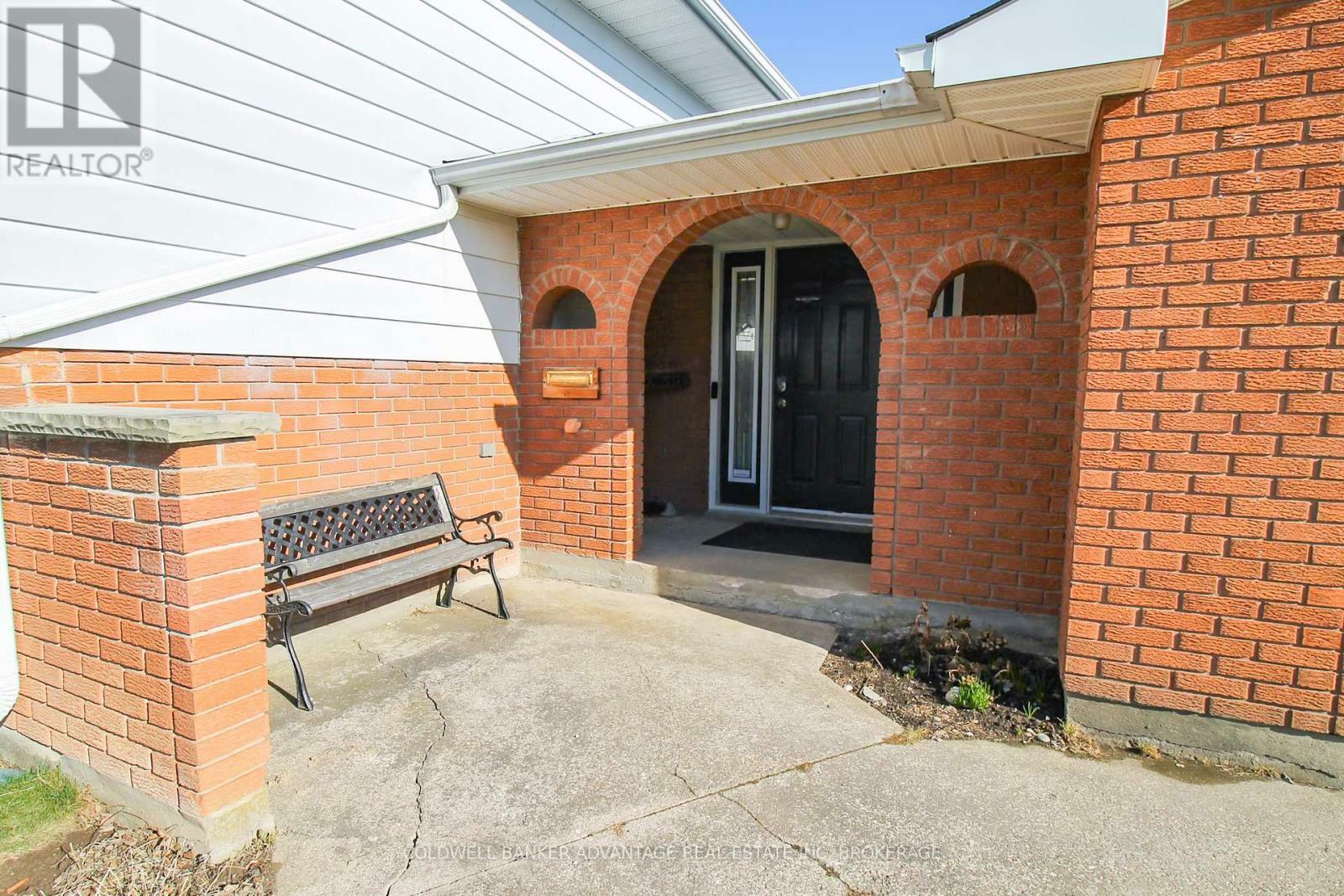 Photo de la propriété: 36 Wellbrook Boulevard ON L3C 5T4