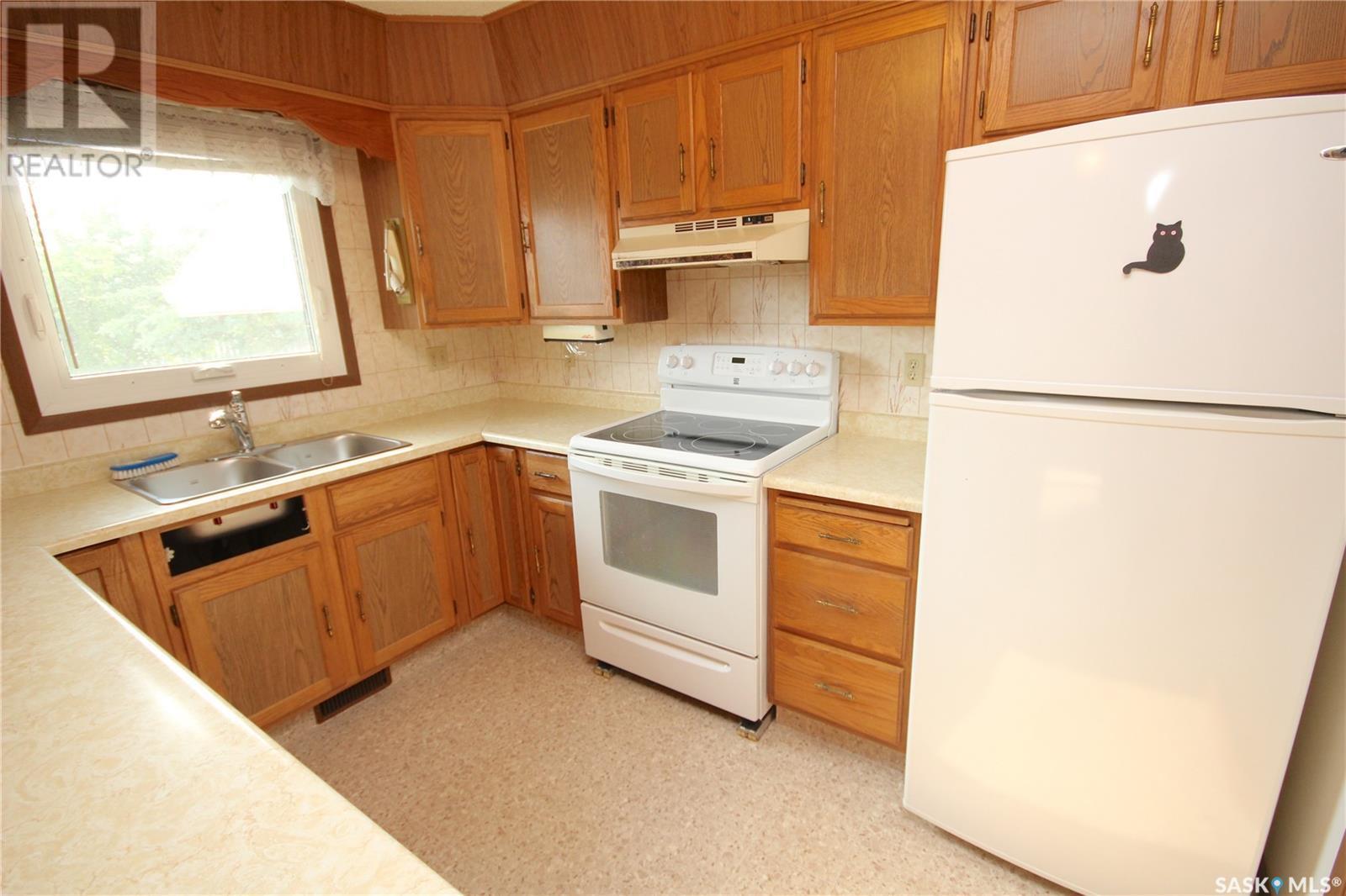 Property Photo: 14 Pinder Street SK S0A 3V0