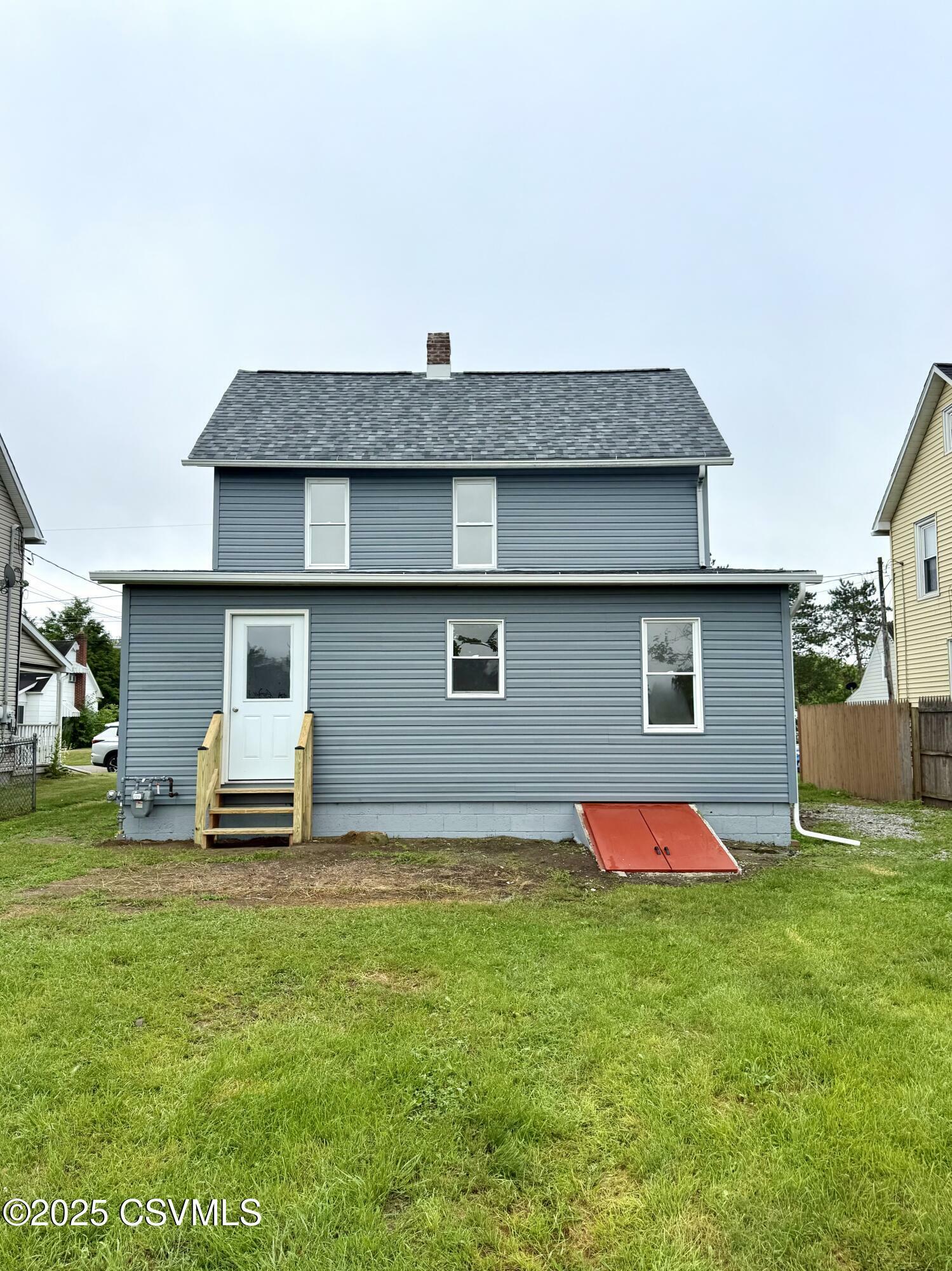 Property Photo:  1613 2nd Avenue  PA 18603 