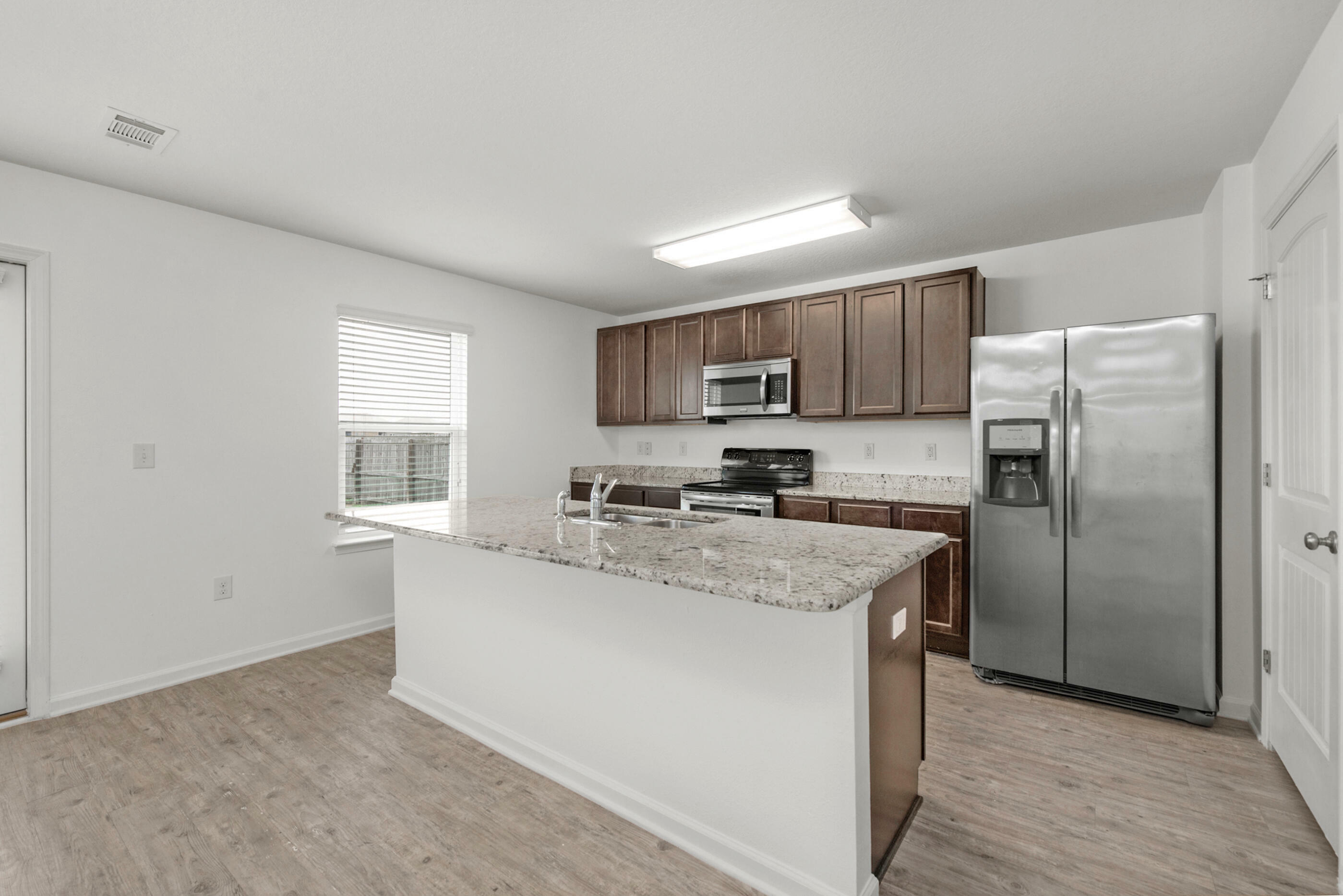 Property Photo: 718 Widgeon Way FL 32539