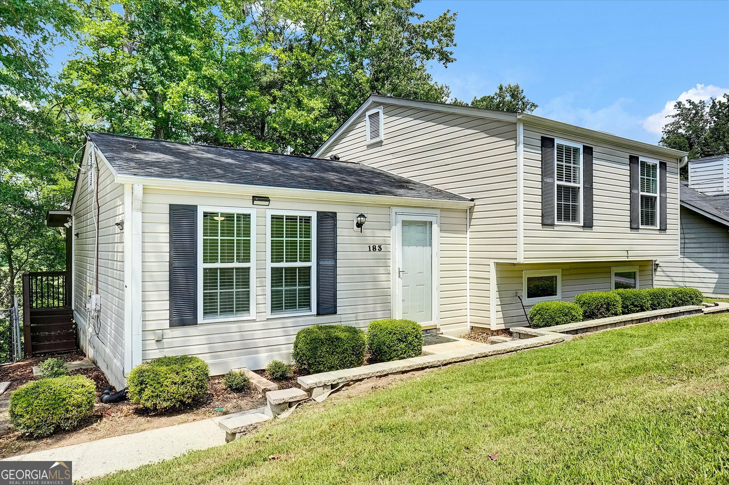 Property Photo: 183 Wynnmeade GA 30269
