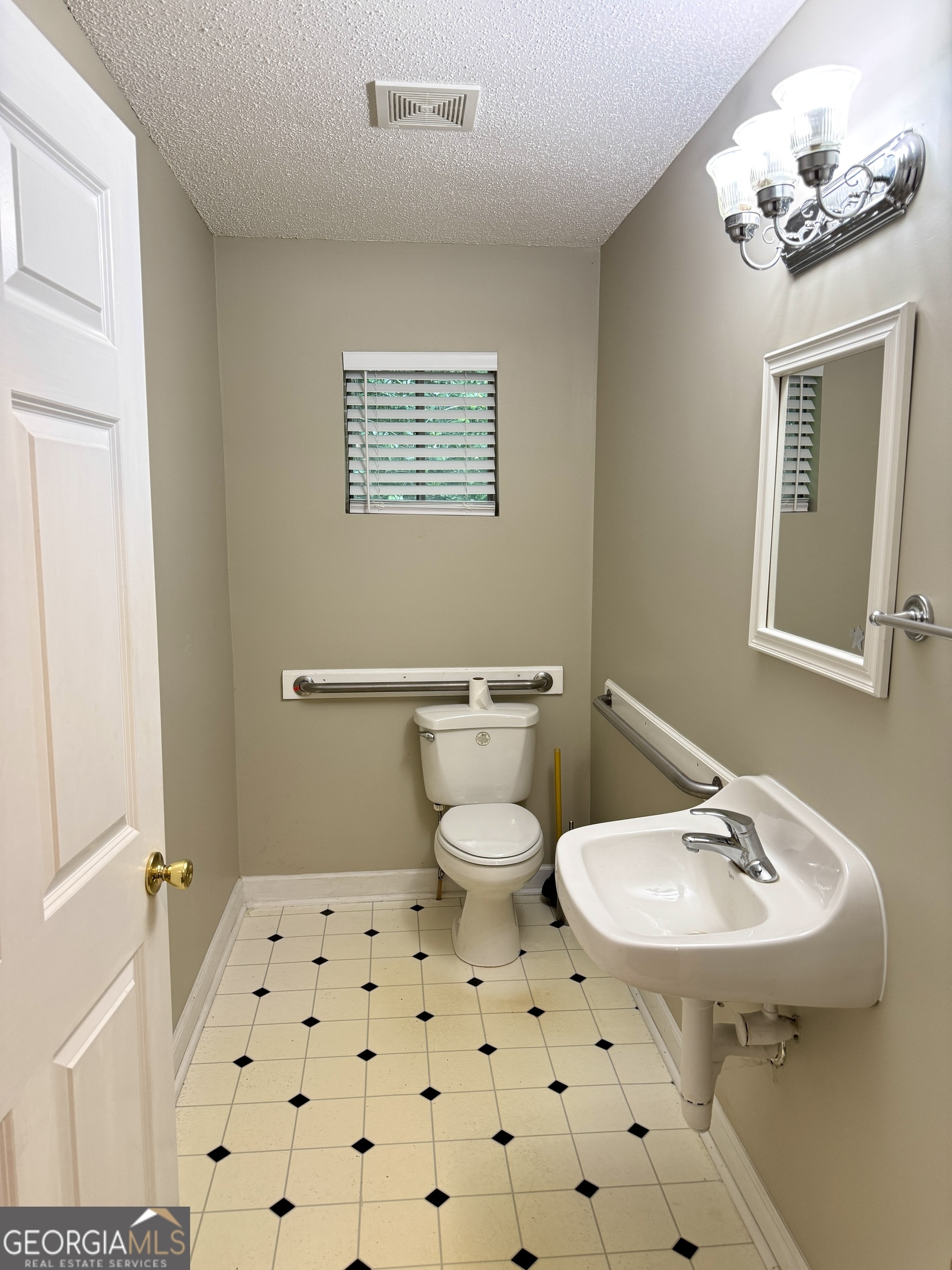 Property Photo: 2103 Ingleside Avenue GA 31204