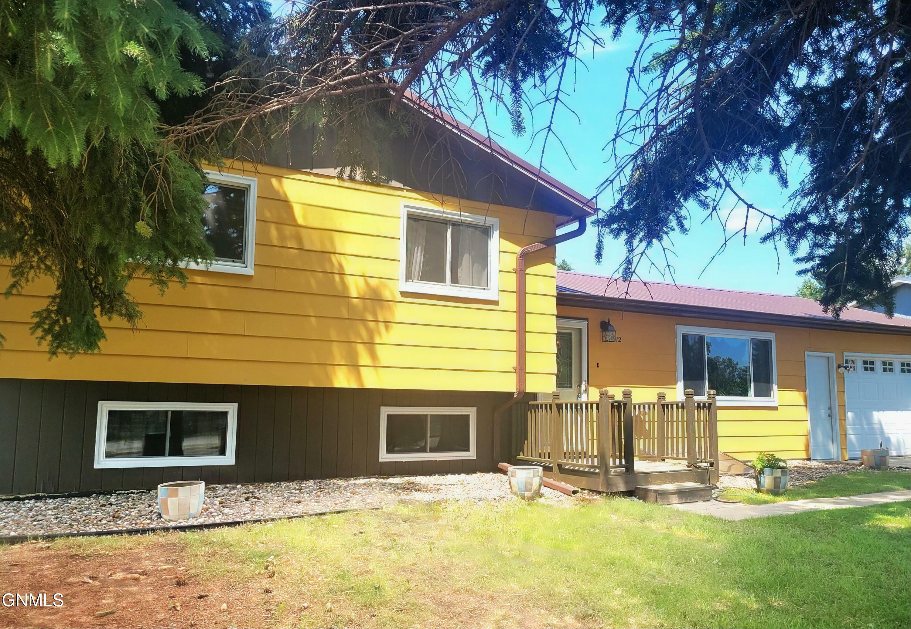 Property Photo: 5912 Horseshoe Bend NW ND 58554