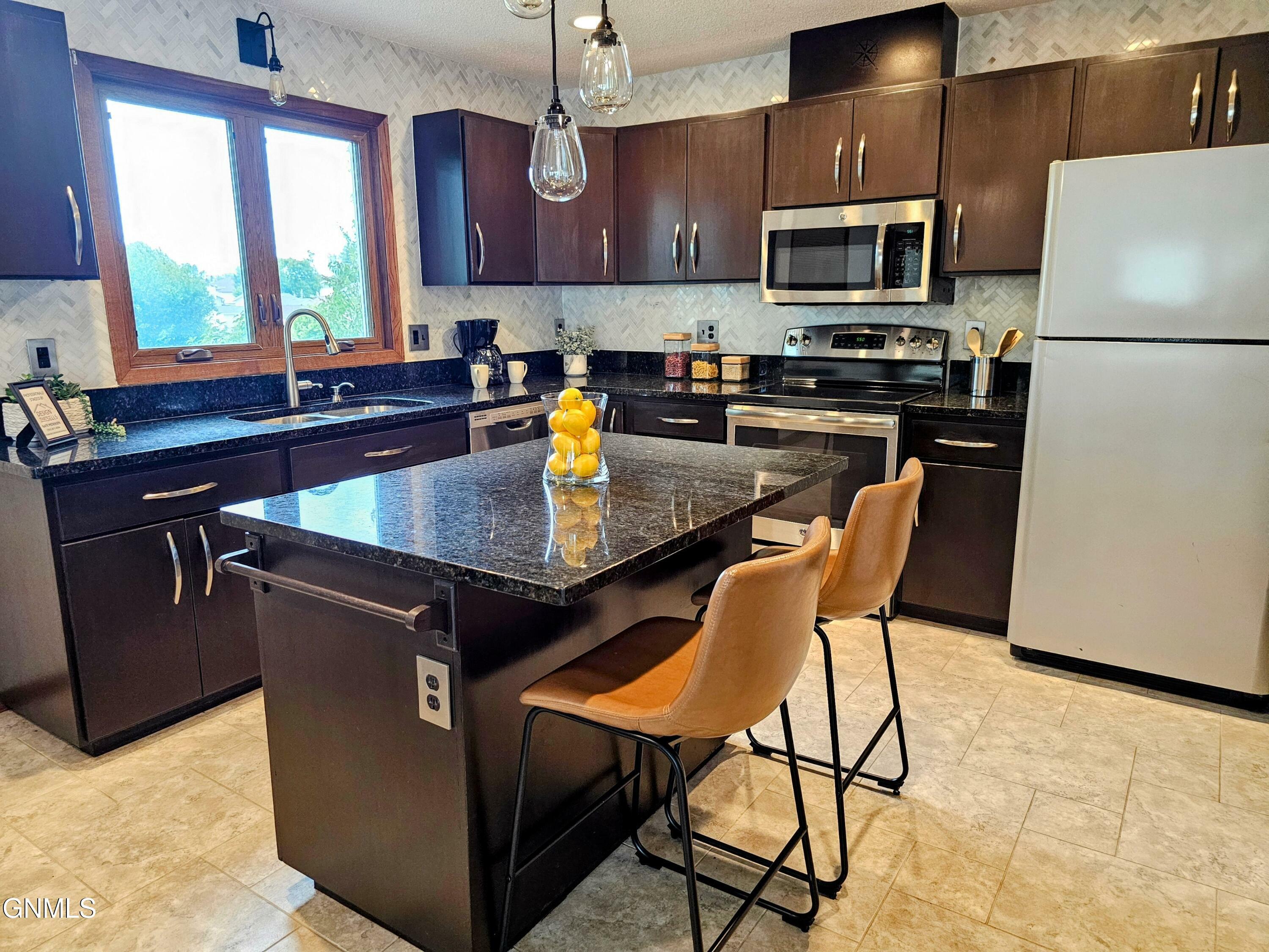 Property Photo:  715 Paulsen Drive NW  ND 58554 