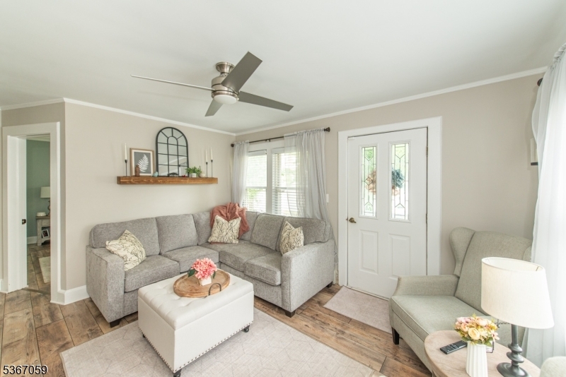 Property Photo:  19 Parkway West  NJ 07006 