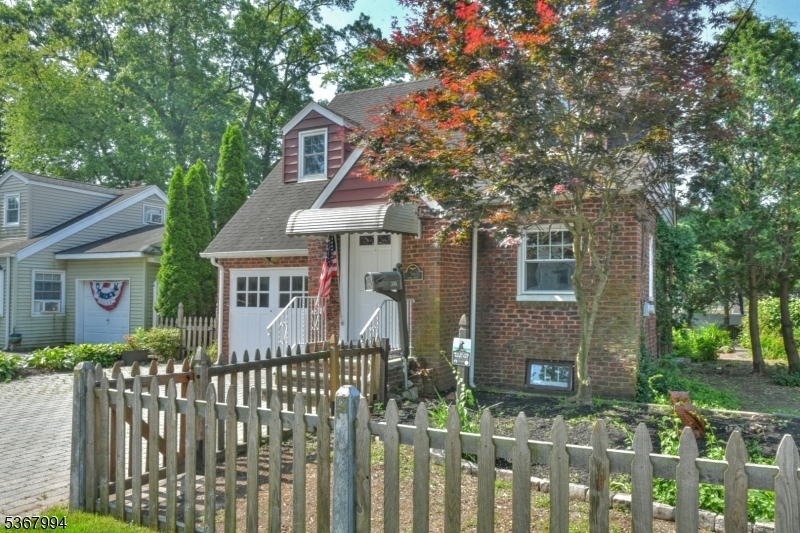 36 Grove St  Waldwick Boro NJ 07463 photo