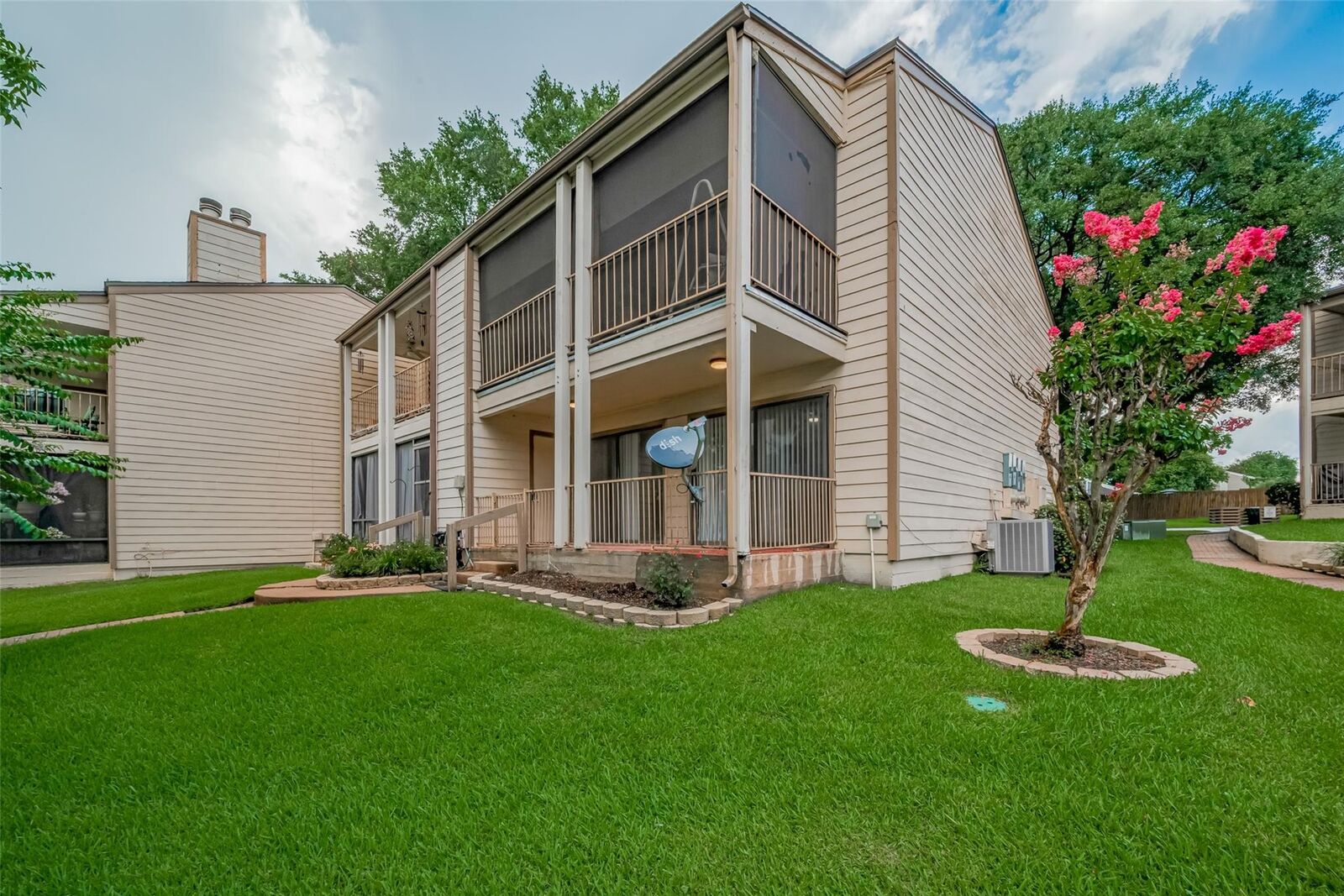 Property Photo:  101 Lakeview Terrace 101F  TX 77356 