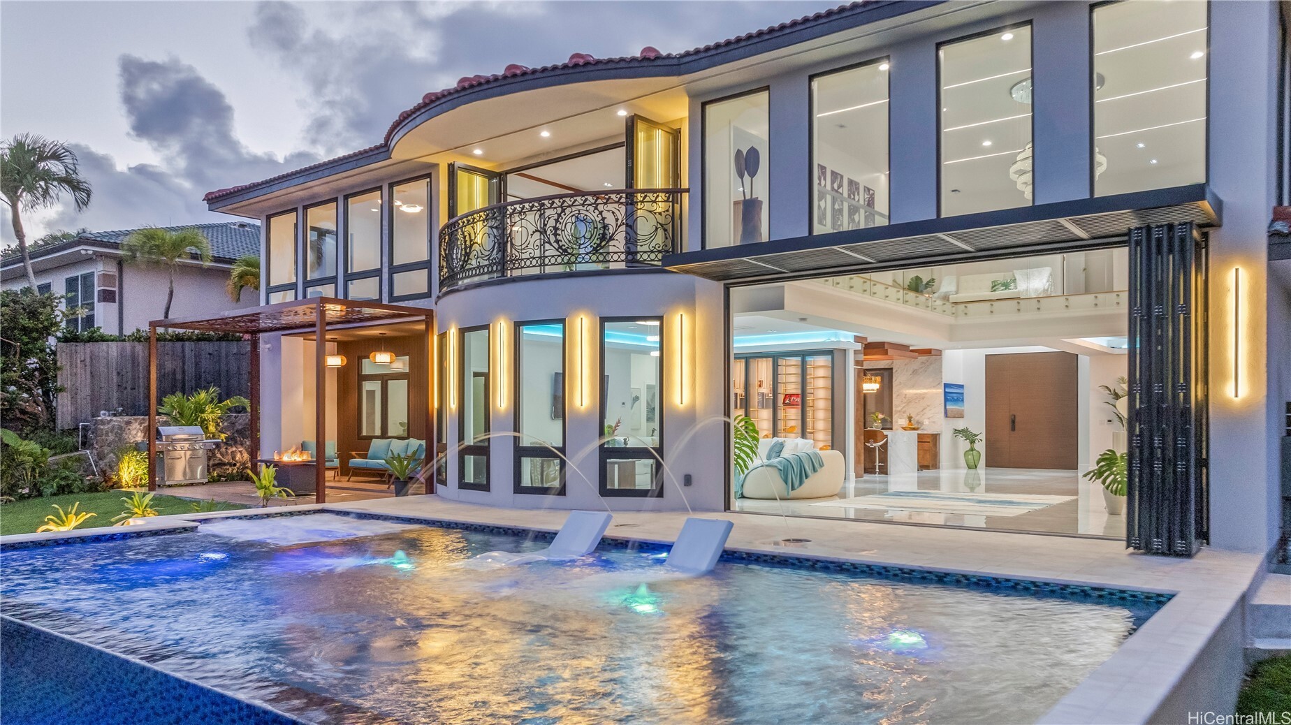 Property Photo: 123 Waihili Place HI 96825