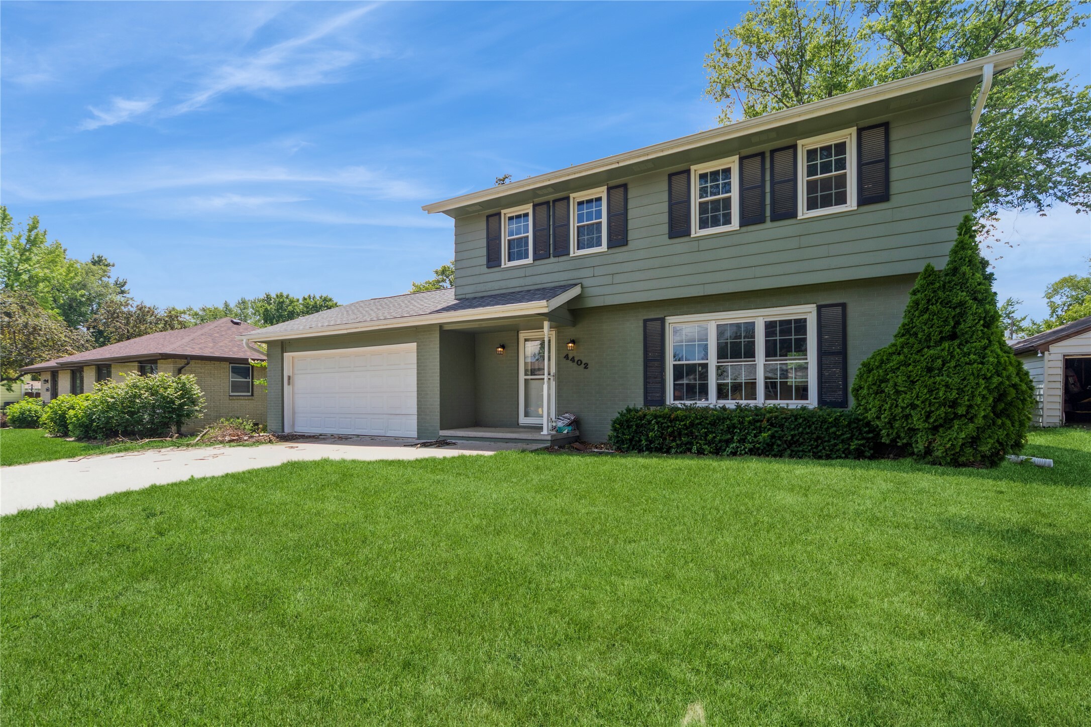 Property Photo: 4402 62nd Street IA 50322