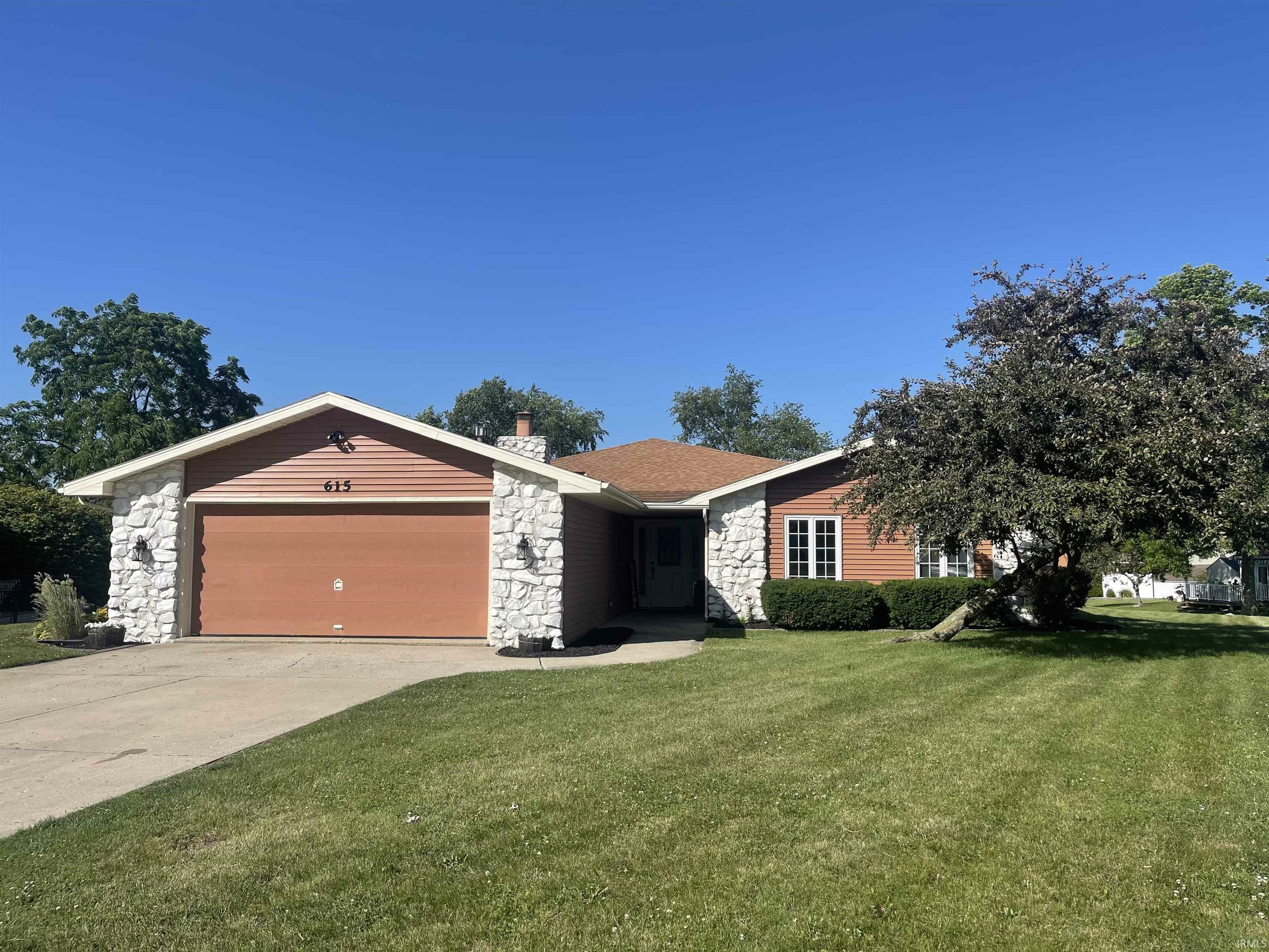 Property Photo: 615 Azuba Court IN 46725