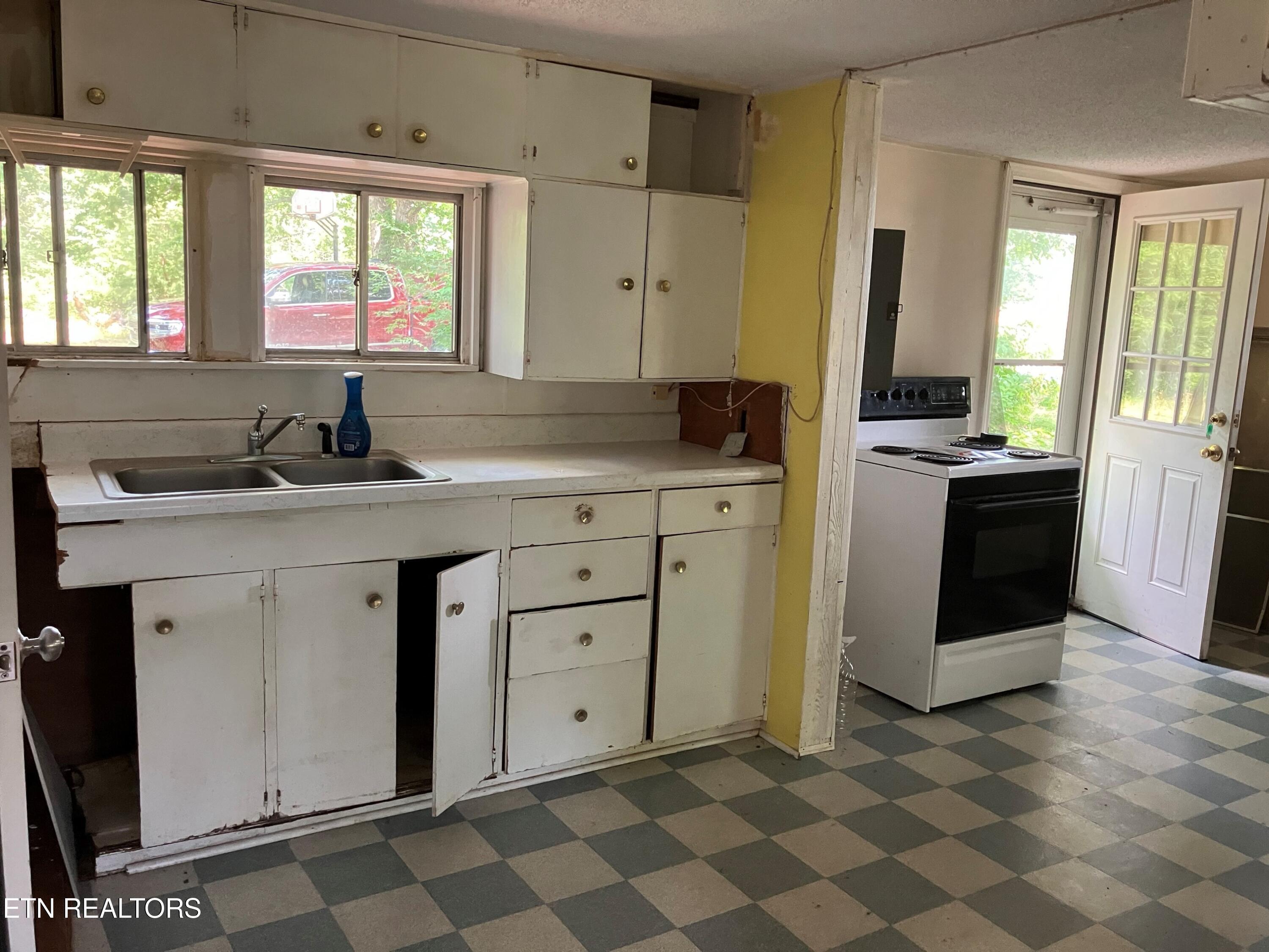 Property Photo: 1610 Pow Camp Rd TN 38572