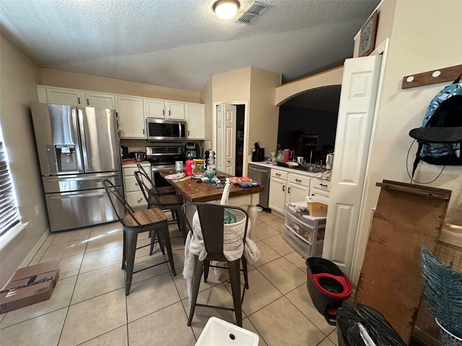 Property Photo: 1909 Lakeview Place FL 34759