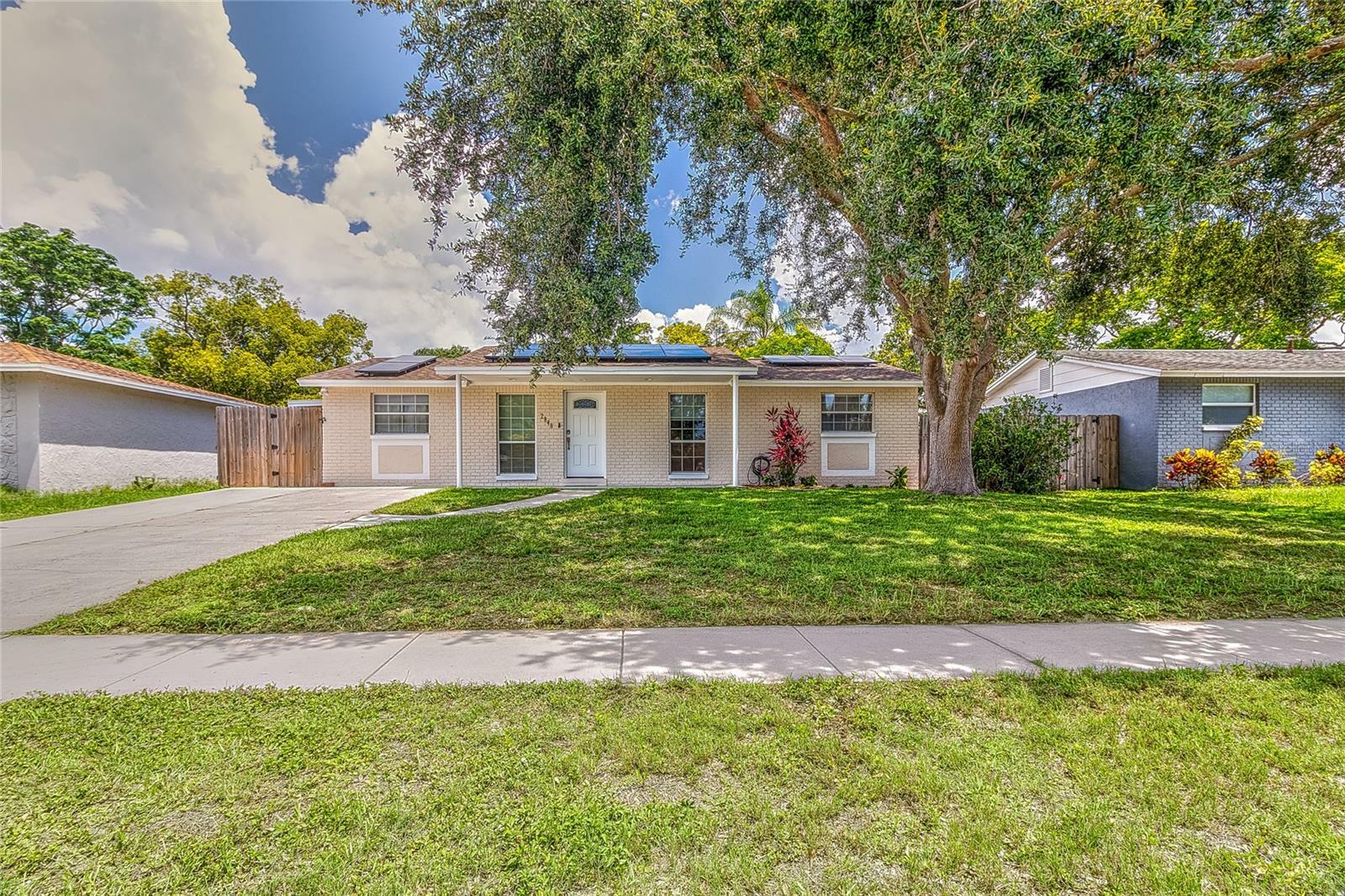 Property Photo: 2848 Homewood Street FL 33759