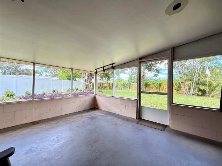 Property Photo:  6285 52nd Court N  FL 33709 