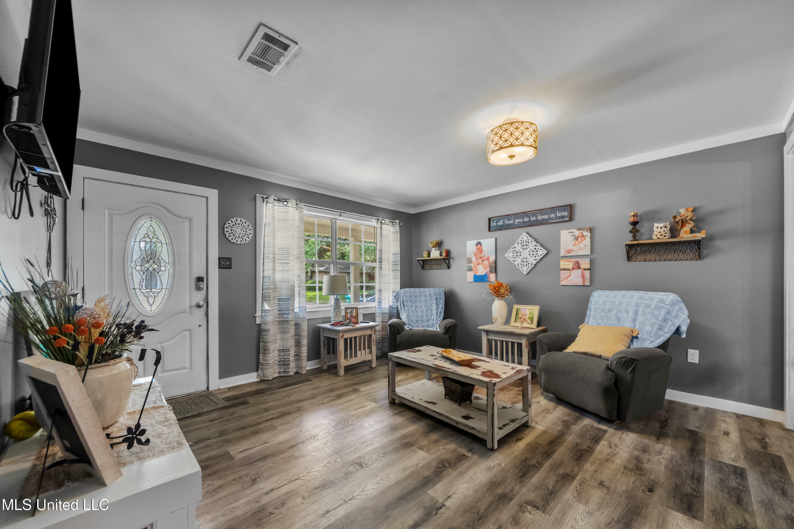 Property Photo:  2207 Gregory Boulevard  MS 39507 