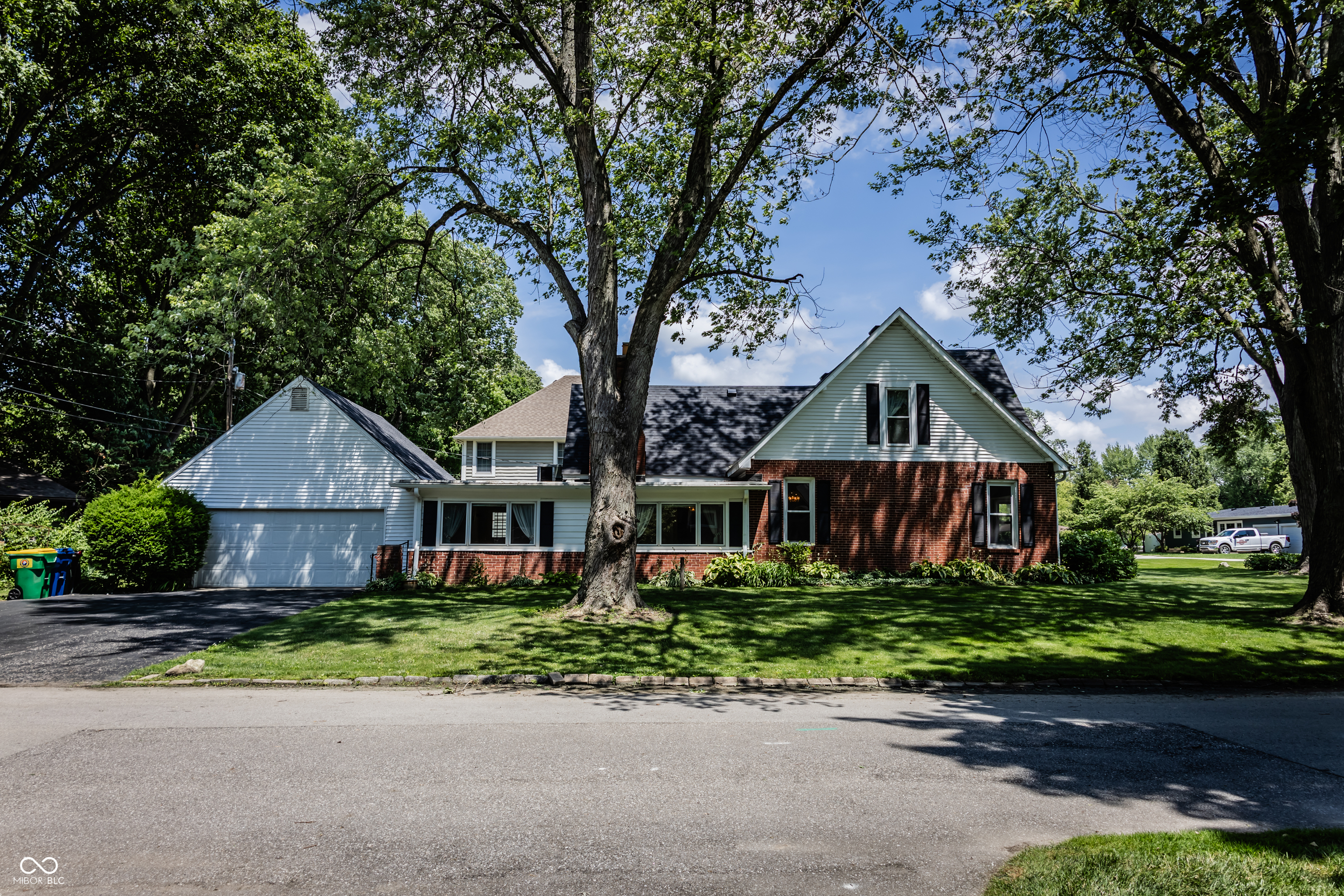 Property Photo: 980 W Poplar Street IN 46077
