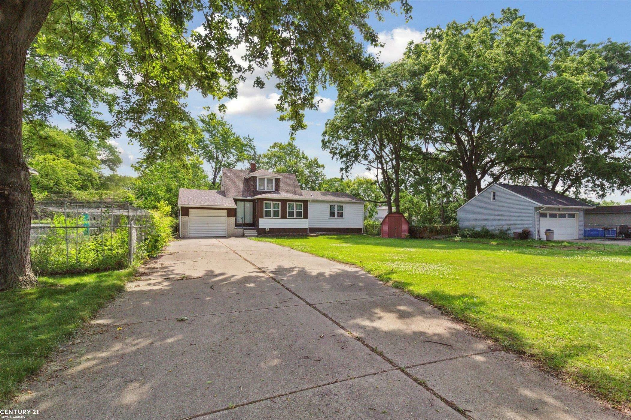 Property Photo: 27144 Barkman Street MI 48066