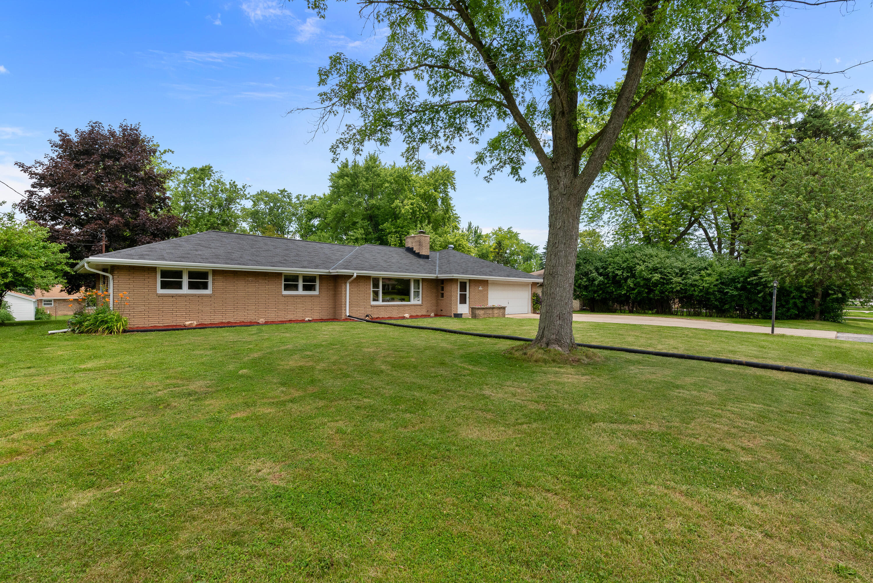 Property Photo:  N68w13420 Ranch Rd  WI 53051 