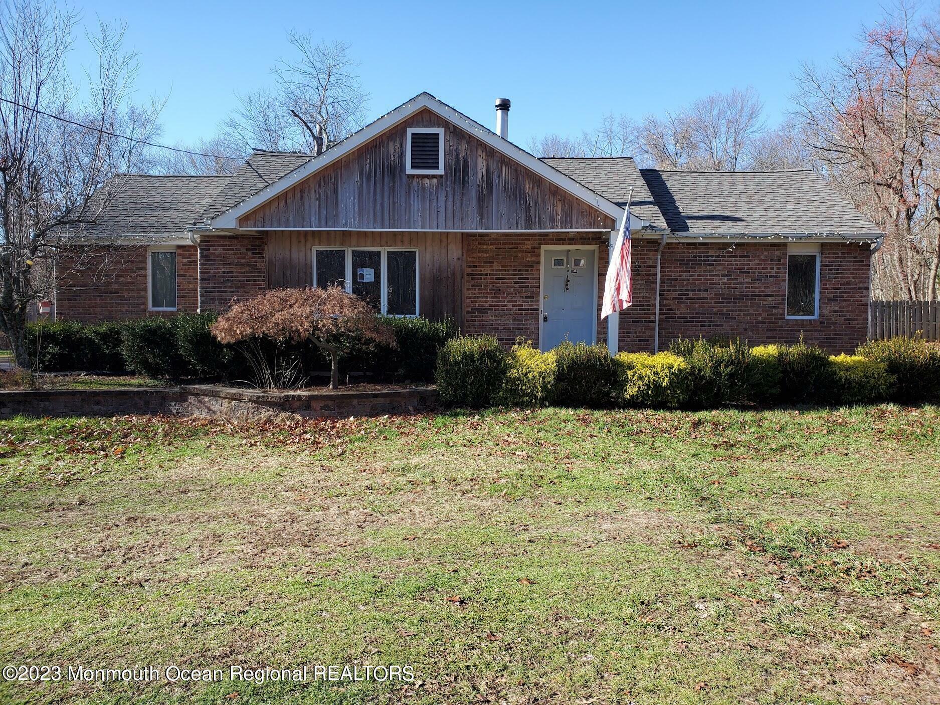 16 Pinewood Road  Howell NJ 07731 photo