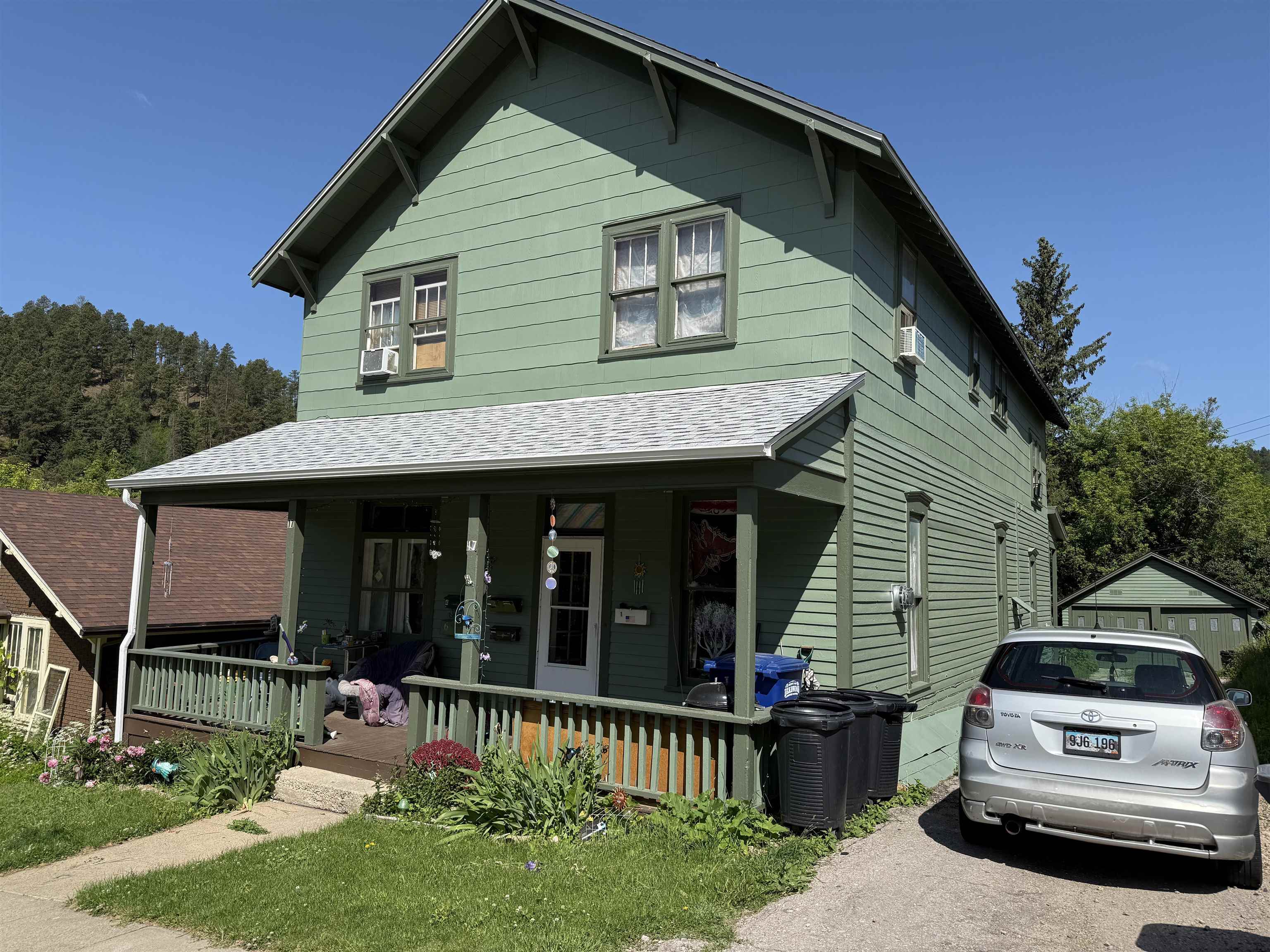 Property Photo: 17 Lincoln Ave Lincoln Avenue SD 57732