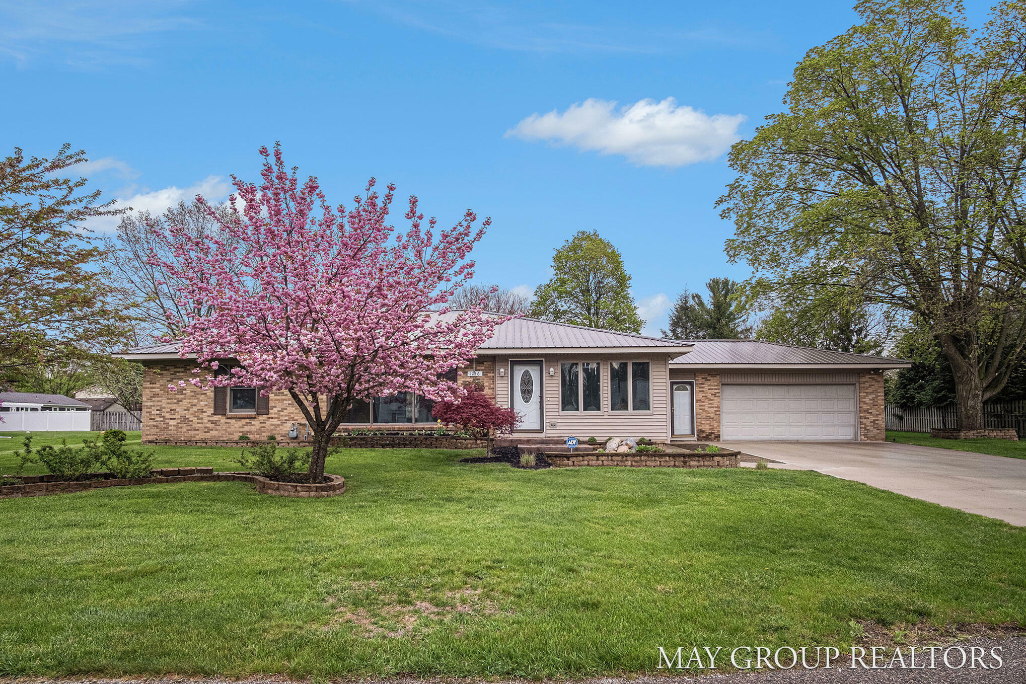 1246 Forest Hollow Court SE  Grand Rapids MI 49546 photo