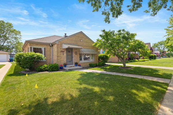 Property Photo:  1417 Morgan Avenue  IL 60526 
