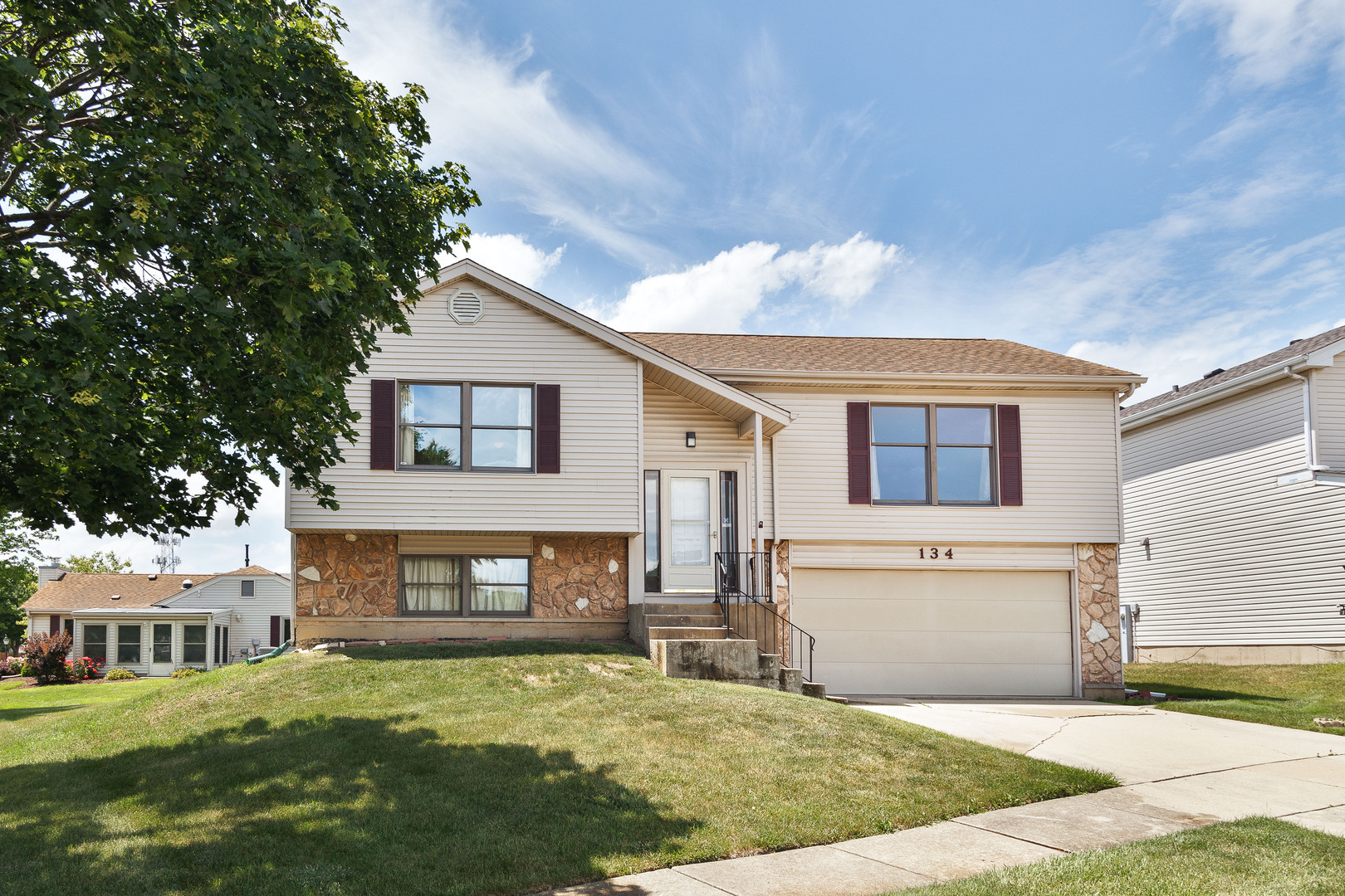 Property Photo: 134 Hastings Mill Road IL 60107