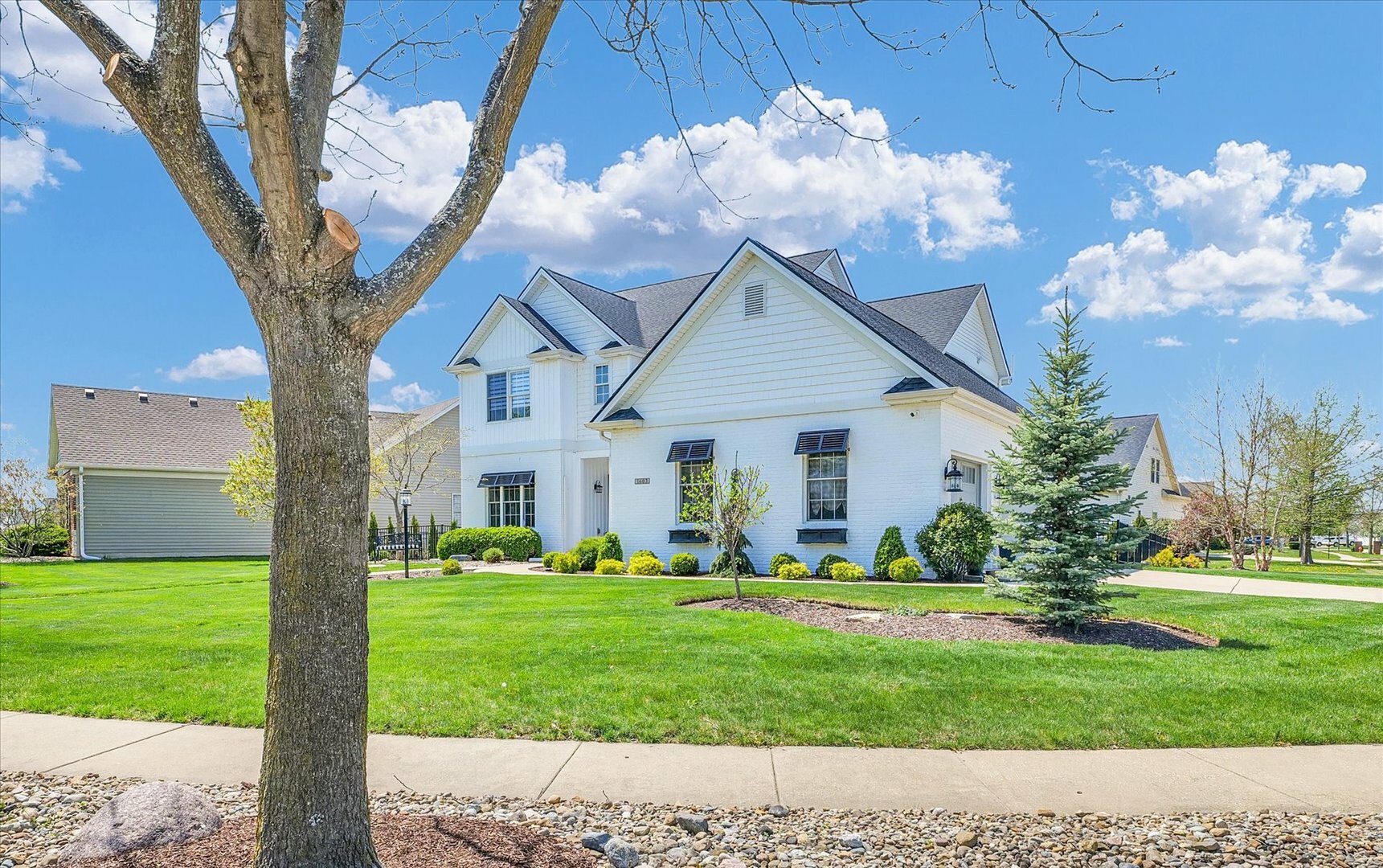 Property Photo: 1603 English Oak Drive IL 61822