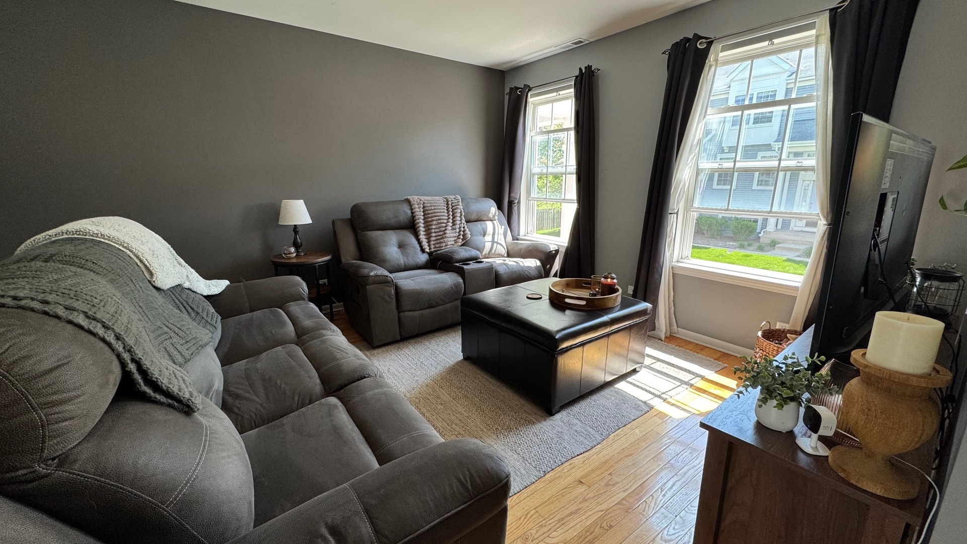 Property Photo:  904 Clover Lane  IL 60140 