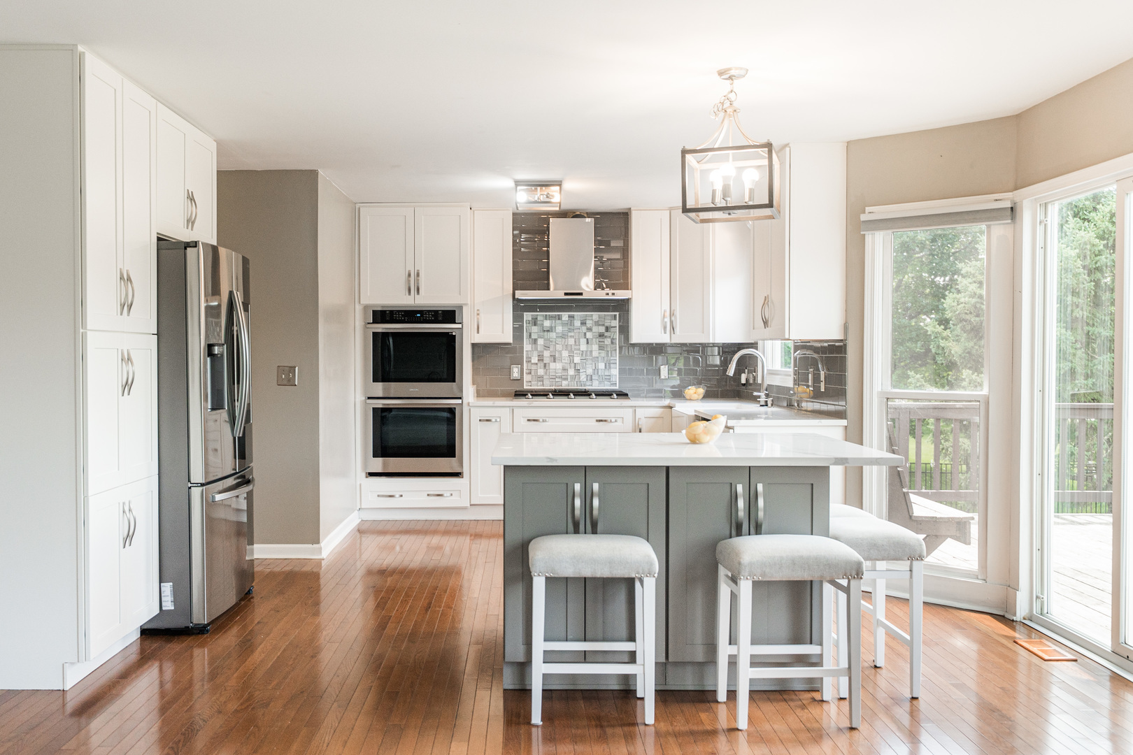 Property Photo: 117 Devonshire Drive IL 60115