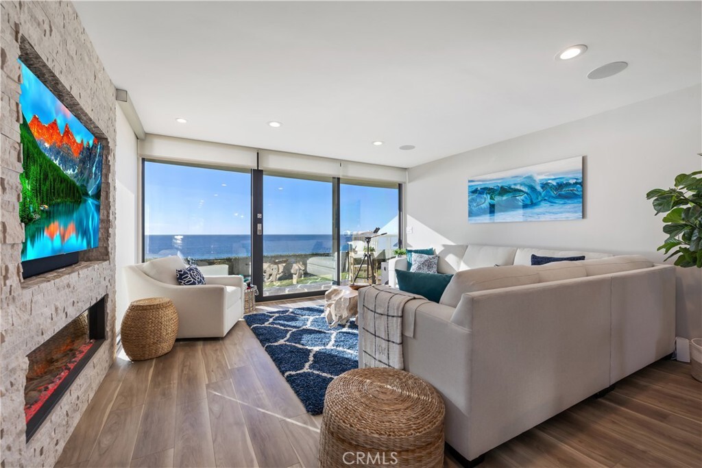 Property Photo:  335 W I Street  CA 92024 