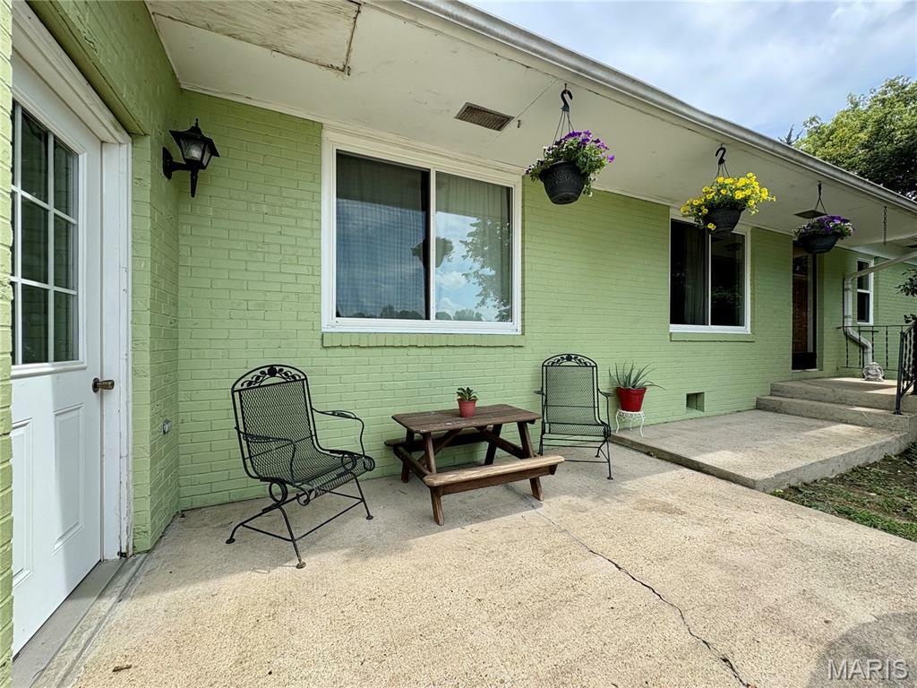 Property Photo:  708 W 2nd Street  MO 63730 