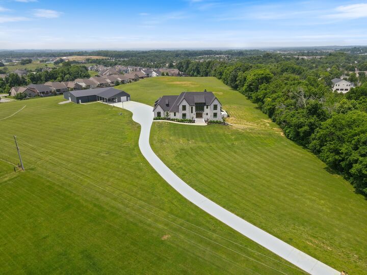 Property Photo:  2996 S Rutland Rd  TN 37122 