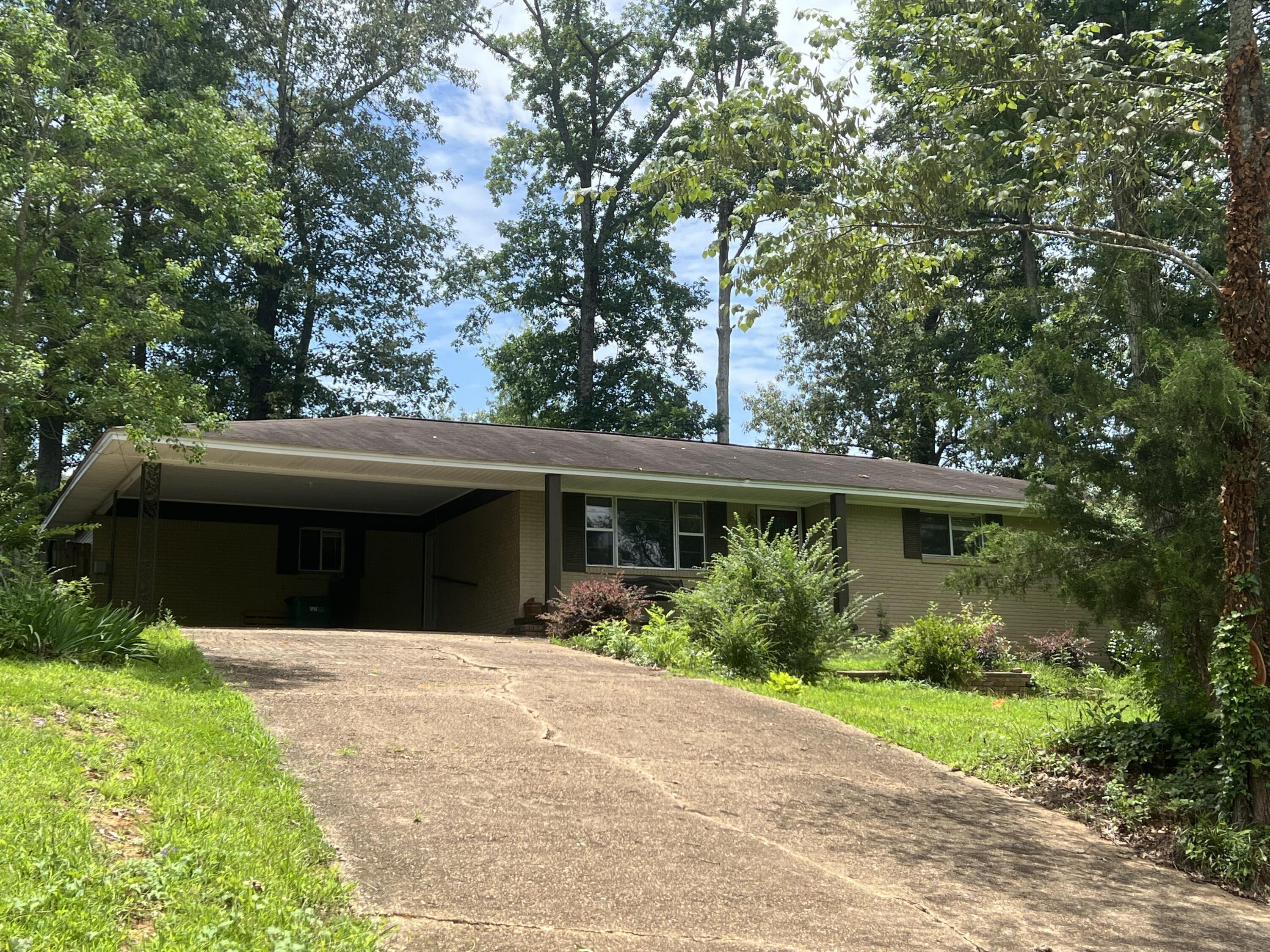 Property Photo: 1303 Ackia Trail MS 38801