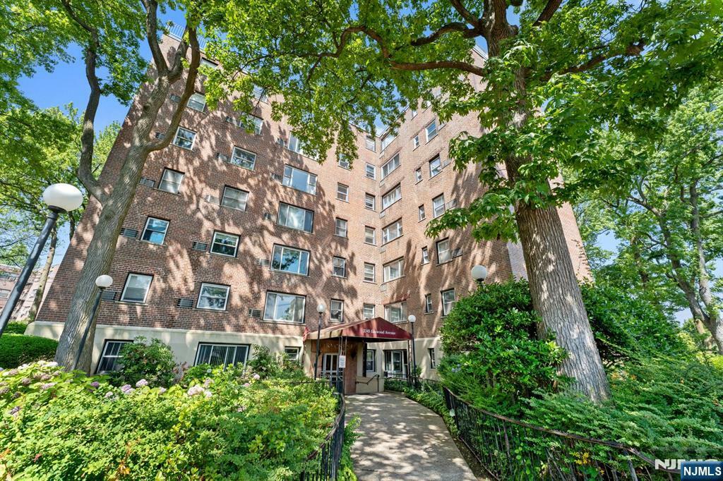 Property Photo: 2345 Linwood Avenue 3G NJ 07024