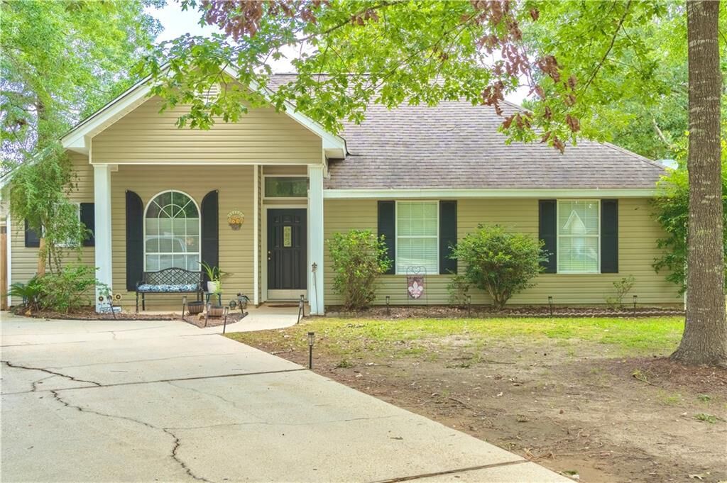 Property Photo: 2342 Doe Court LA 70448